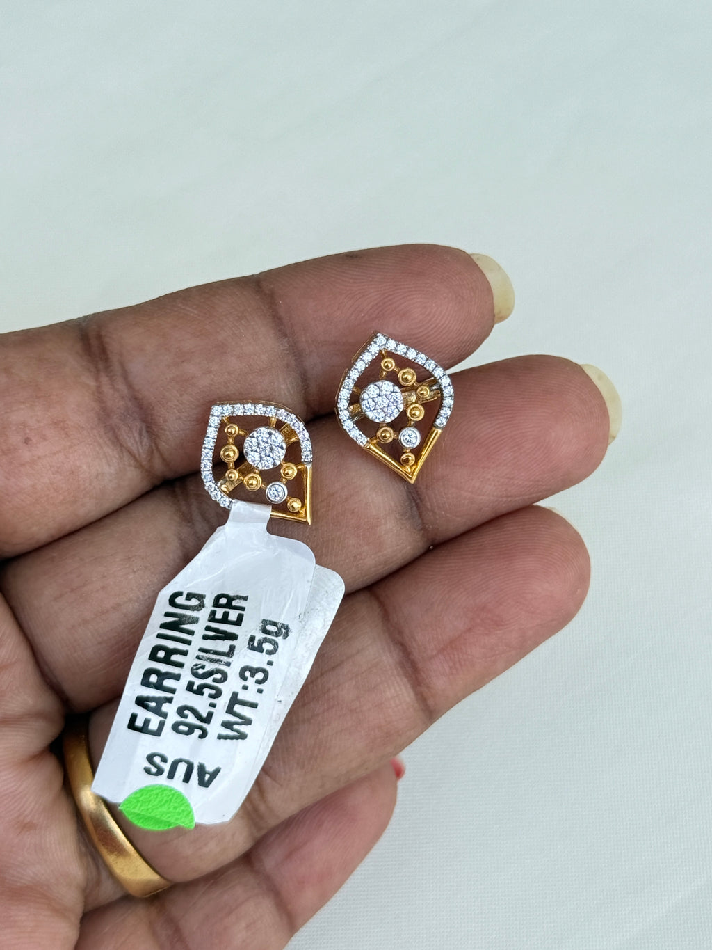 Se025 3.5gms 925 silver hallmark studs