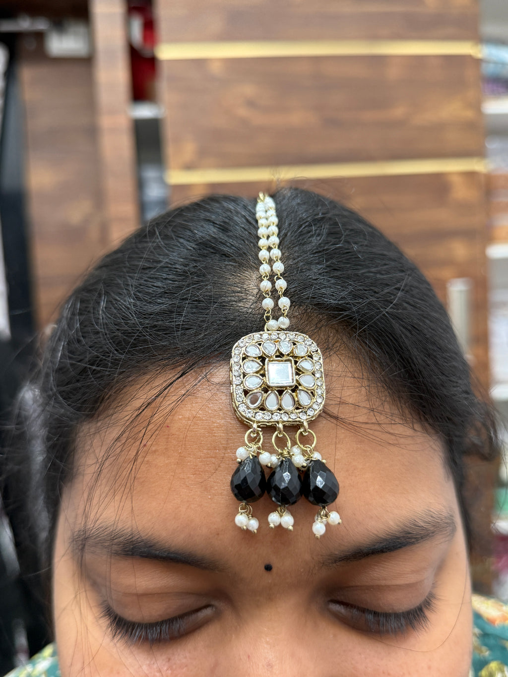 Mn001 4inches heavy mirror statement earrings with earchain and maang tikka