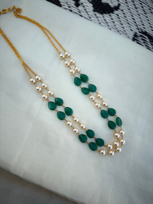 Bb232 green pearl 2 lines beads