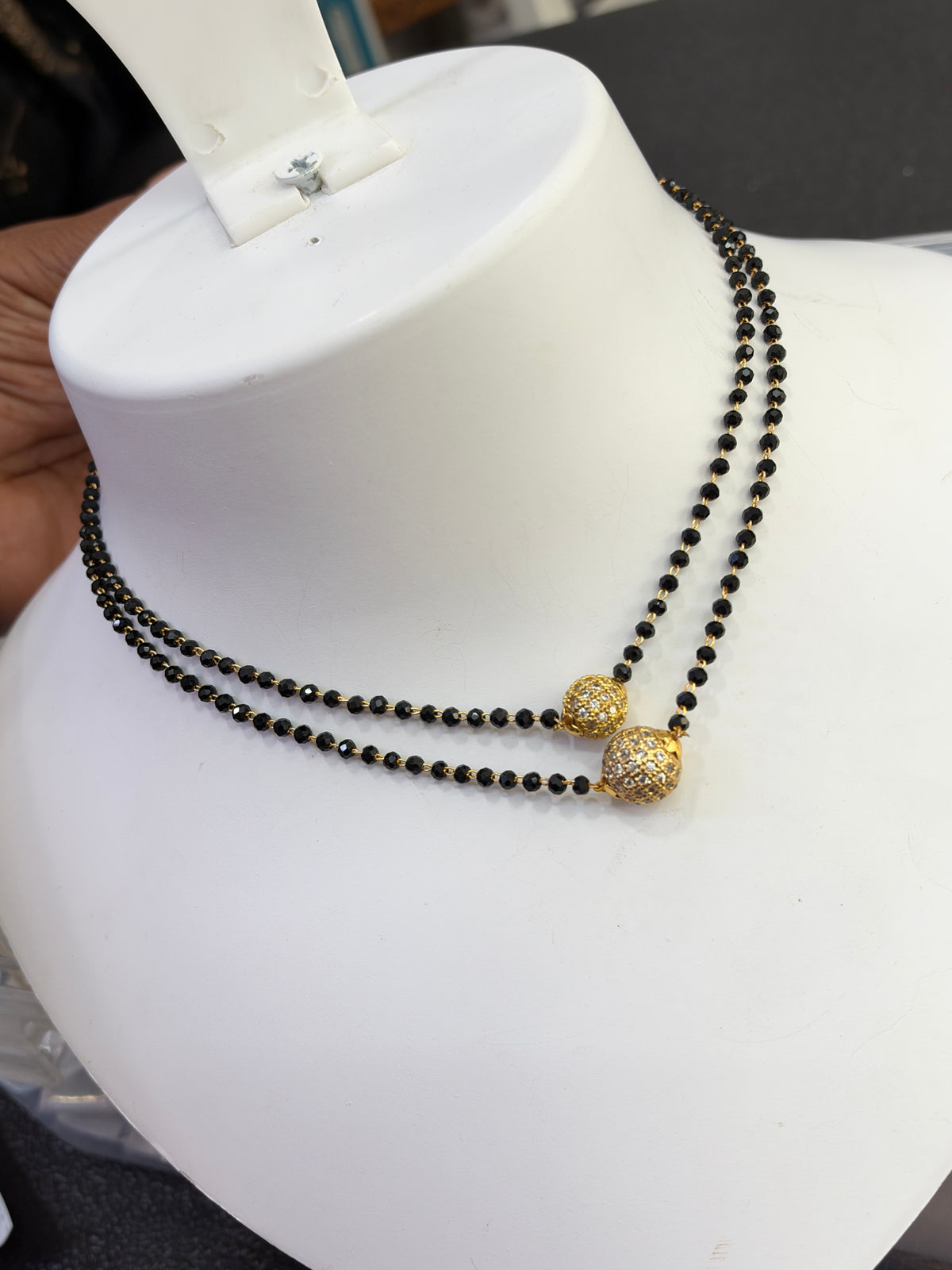 Bb448 2 layers balls 18 inches crystal black beads