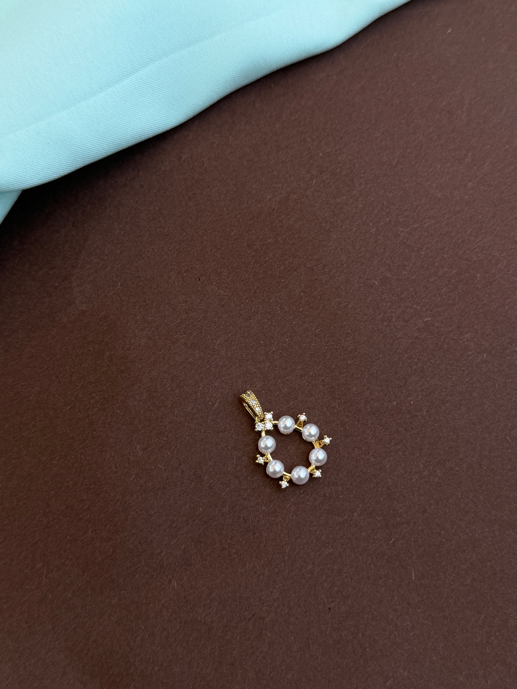 Al02 anti tarnish pearl white stones charm ( pendent)
