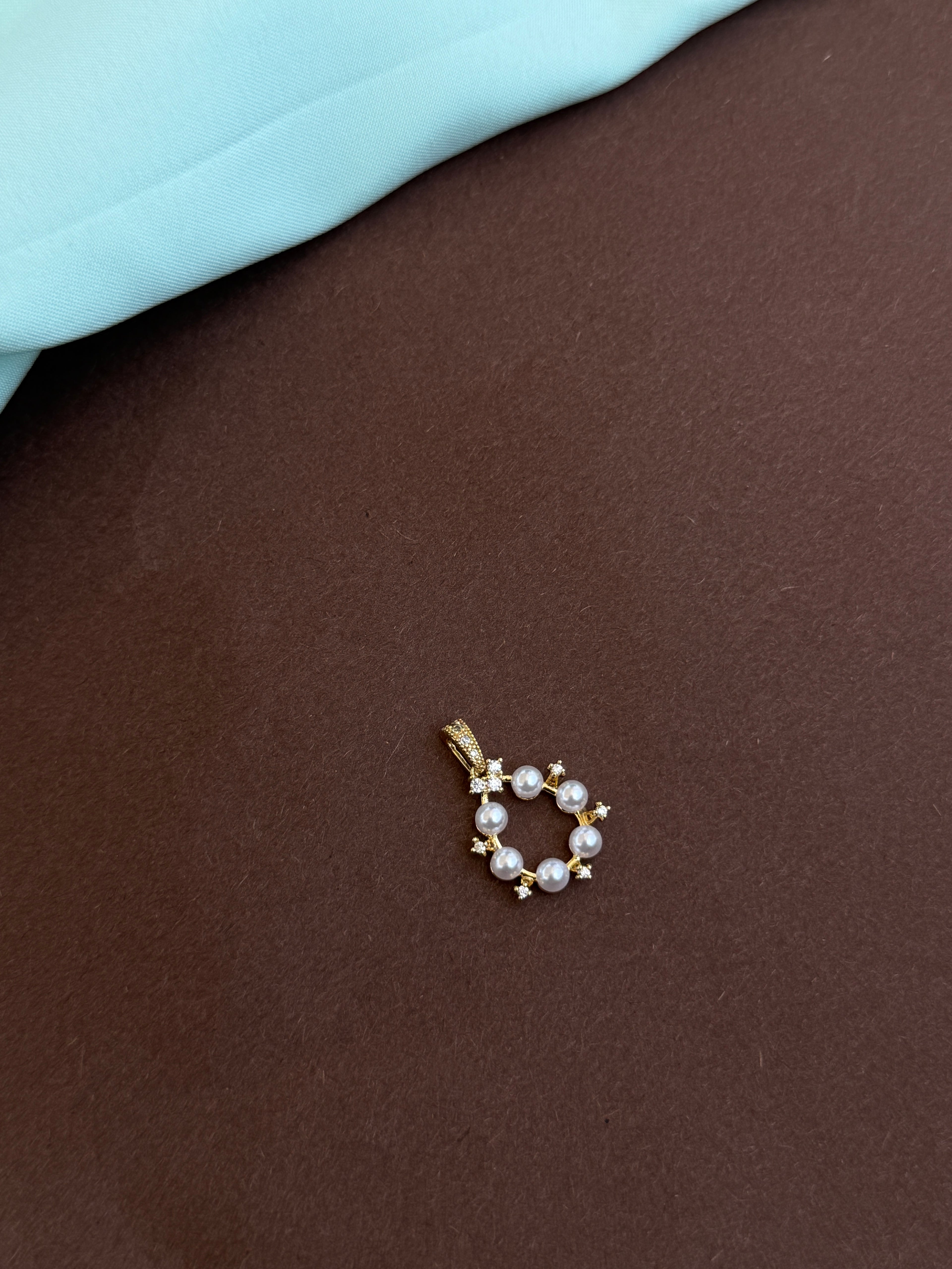 Al02 anti tarnish pearl white stones charm ( pendent)