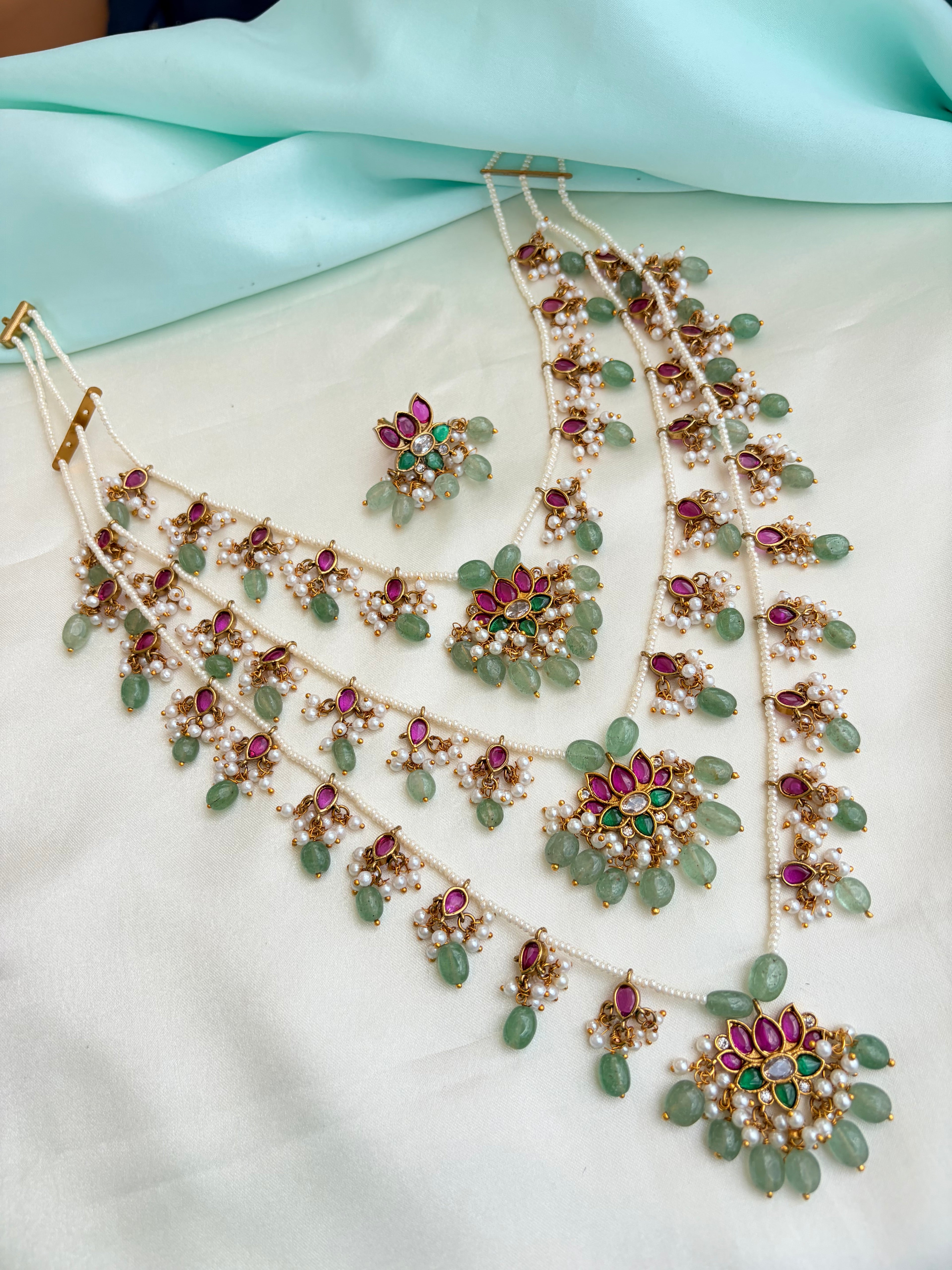 Three-layer Pearl Necklace with Ruby & Green Stone Pendants Ns310