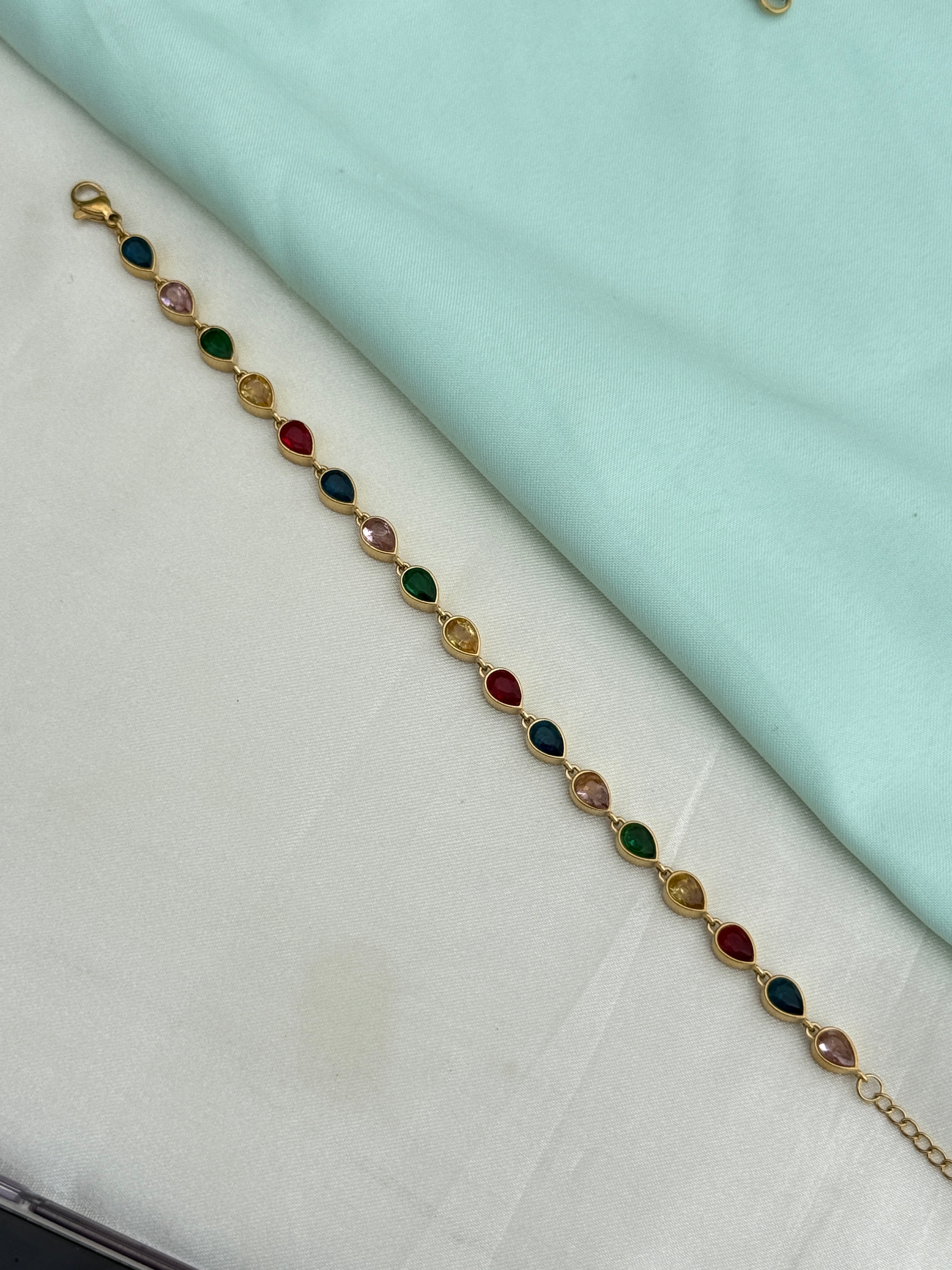 Ab628 anti tarnish multi colour 8.5 inches 2.6 to 2.8 size adjustable chain bracelet