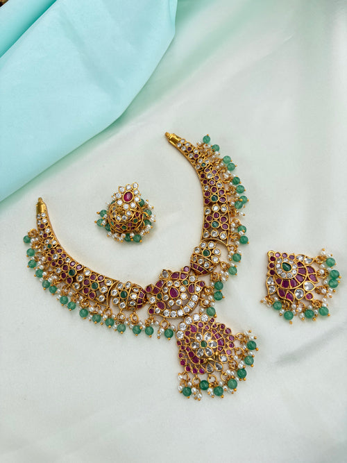 2-in-1 Changeable kemp Neckset u will get 2 pendants