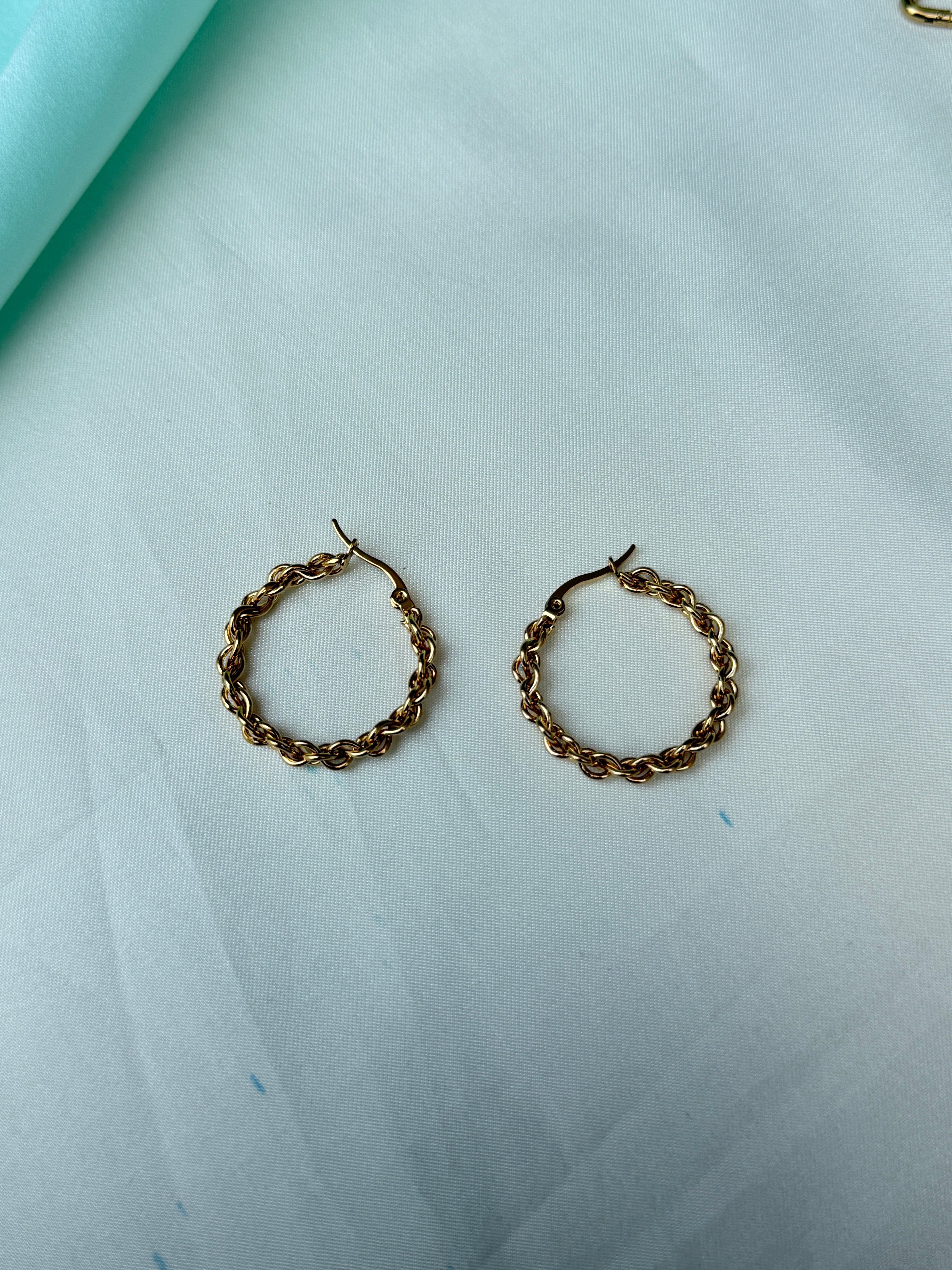 St058 anti tarnish hoops earrings