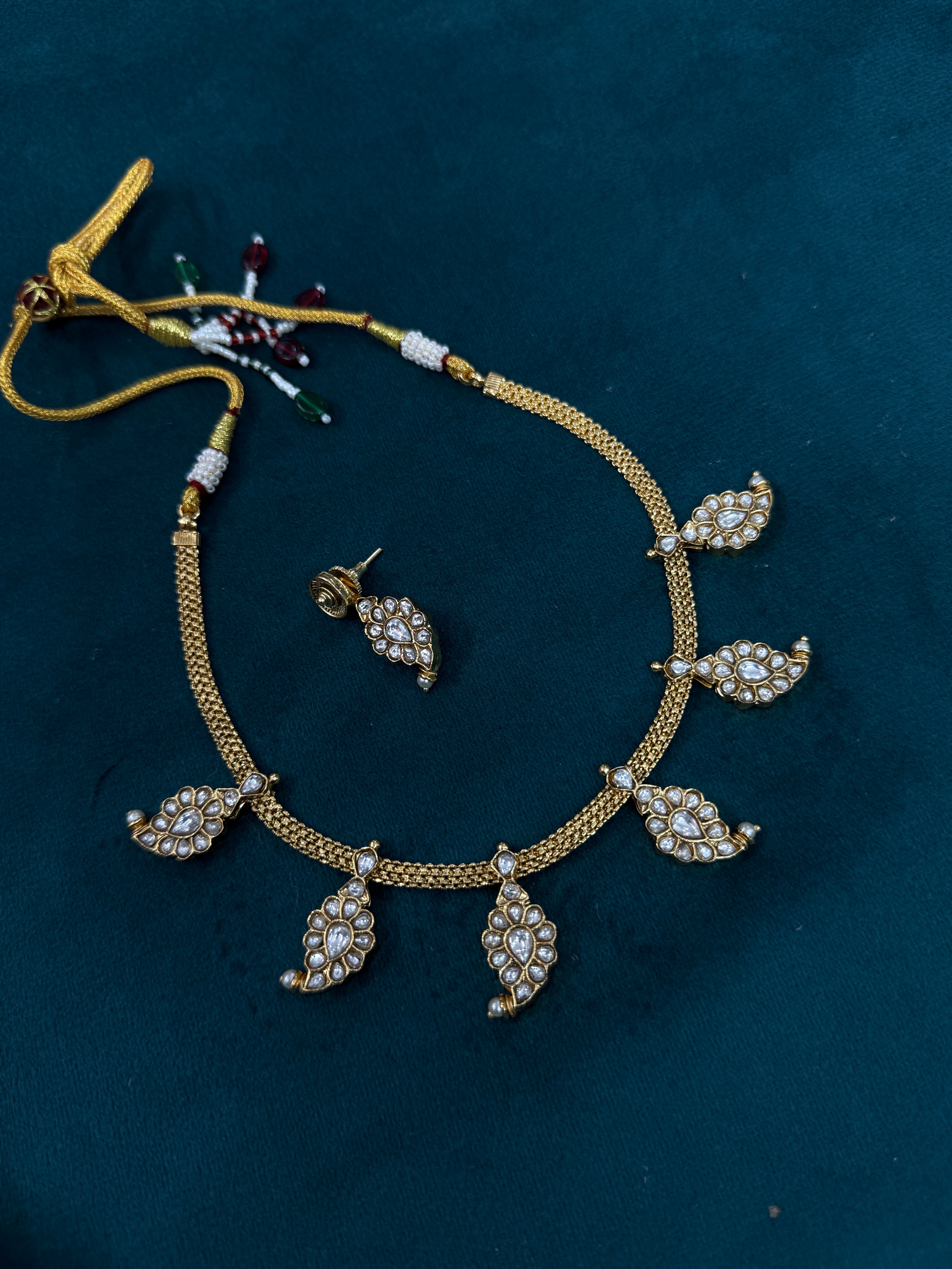 Ns770 reversible mango neckset one side is kemp and other side is kundans