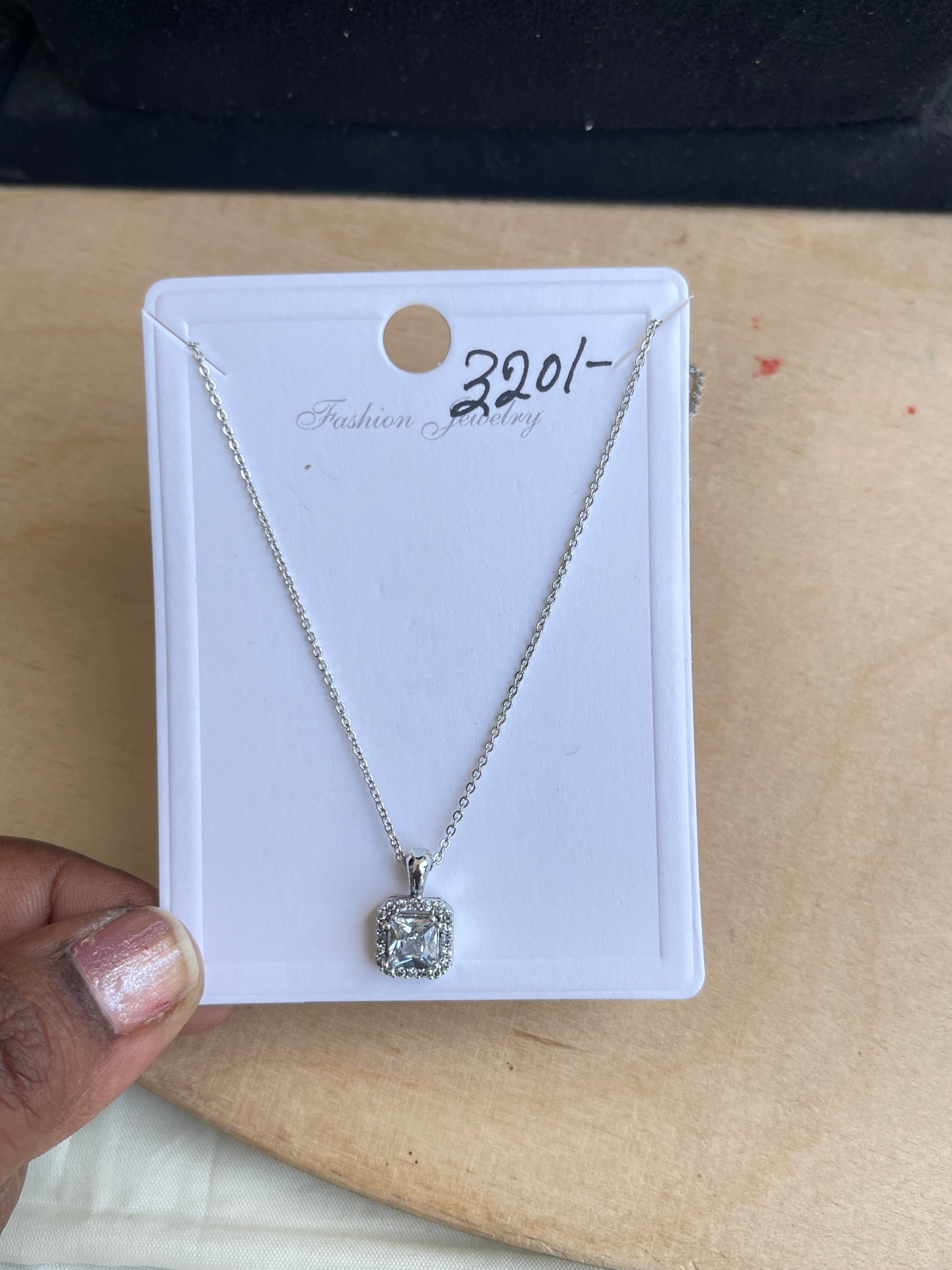 Silver square pendant dailywear chain
