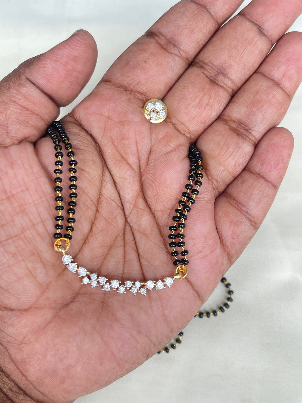 2 lines short blackbeads diamond locket