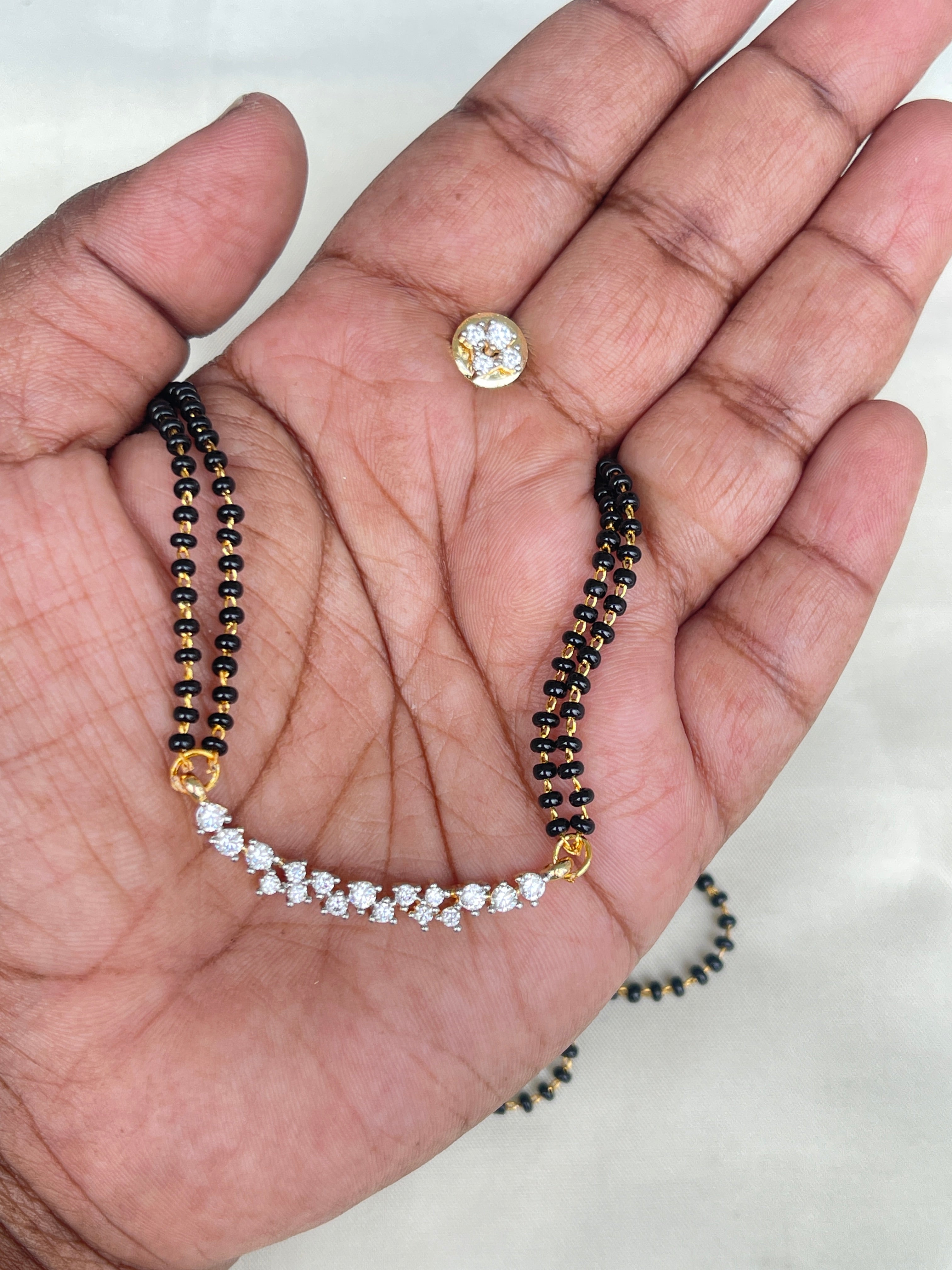 2 lines short blackbeads diamond locket