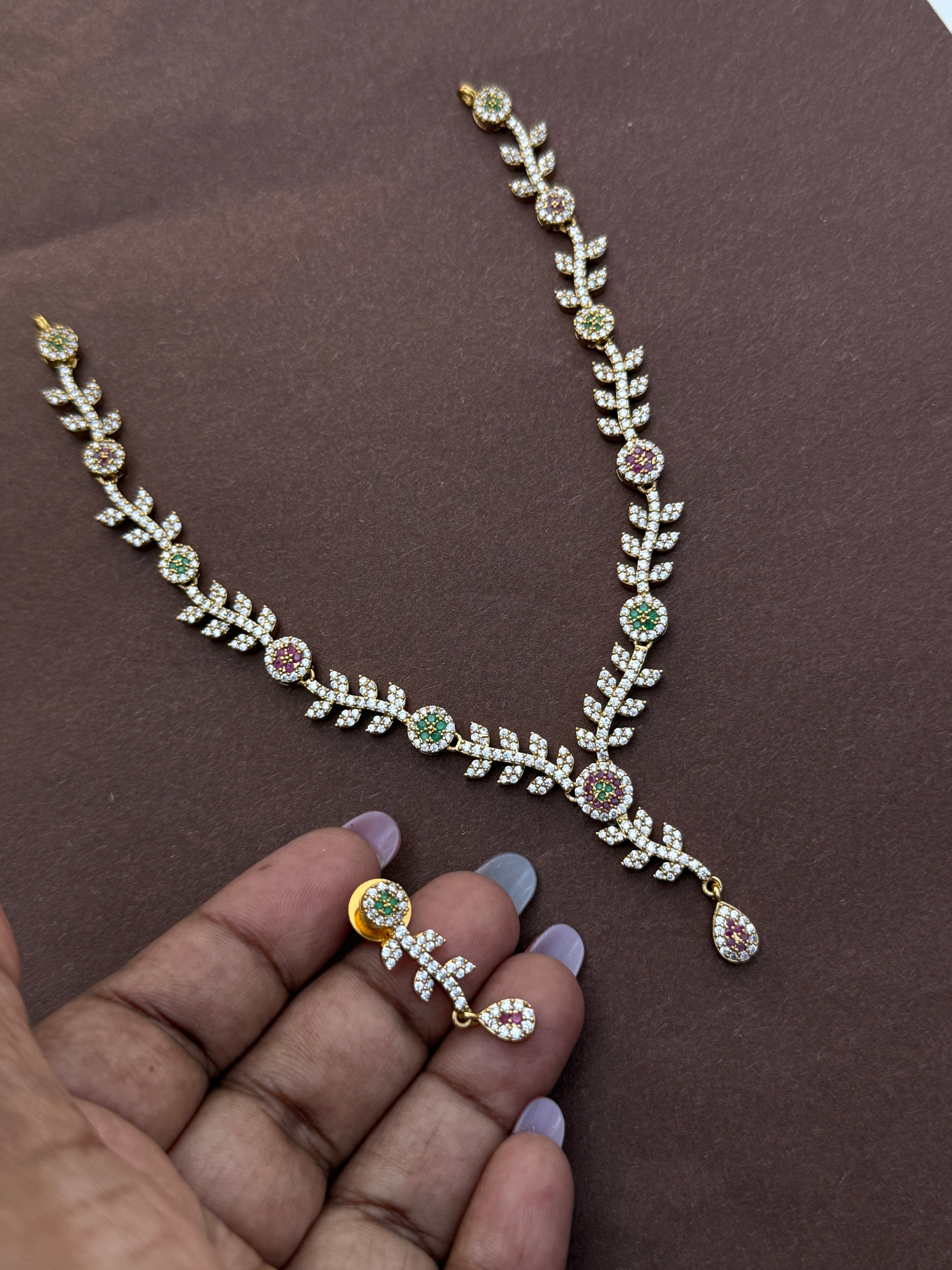 Ns606 leaf multi short neckset