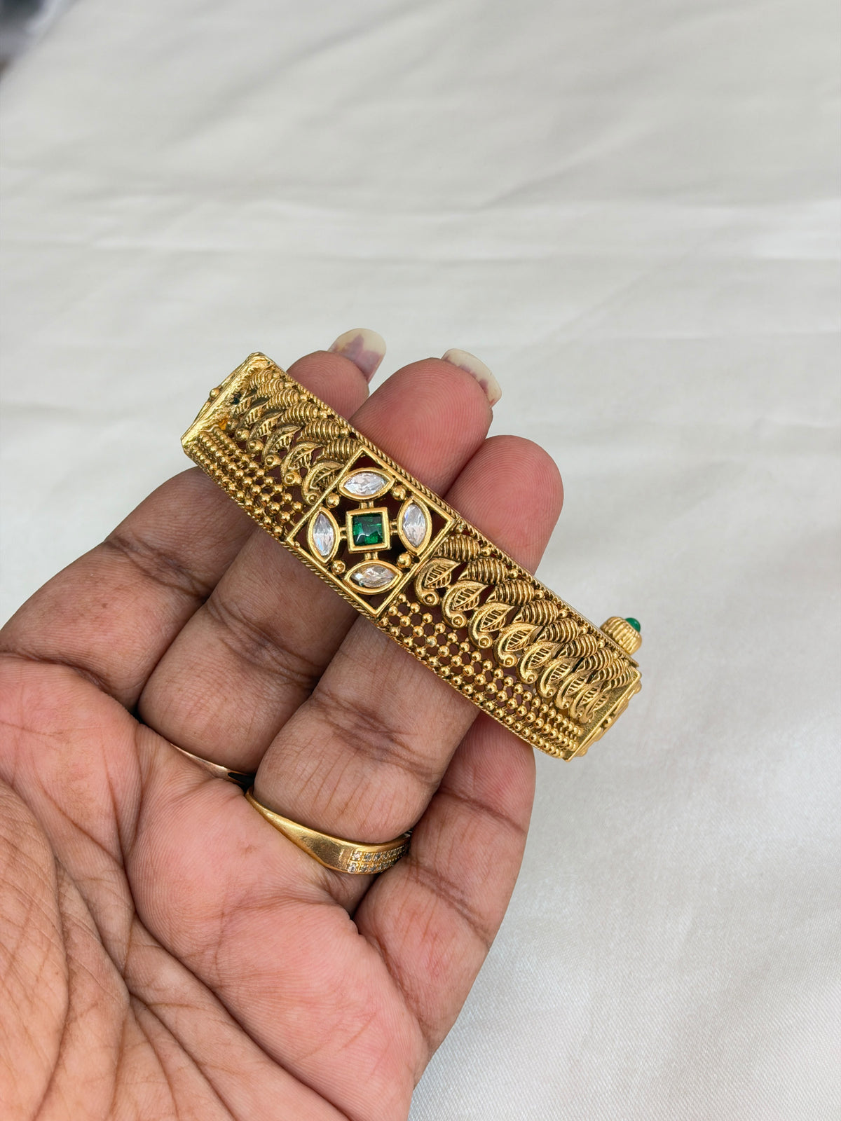 Sb703 Antique nakshi green stone bangles