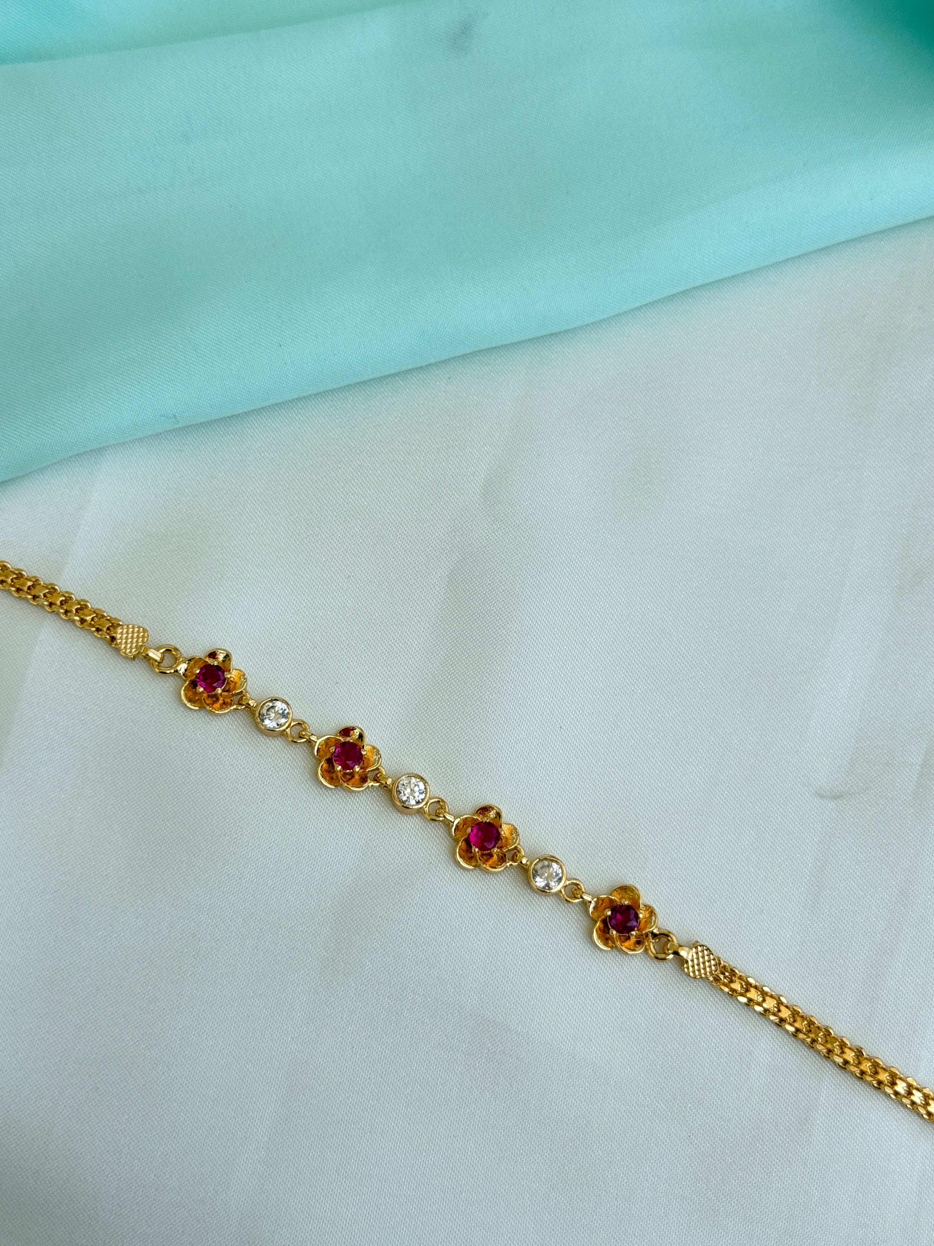 Ph502 Panchaloham flowers 9 inches chain bracelet