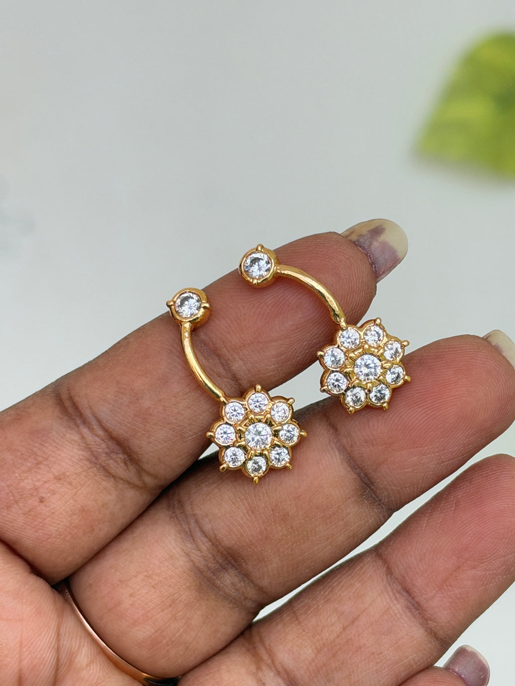 Ph811 Panchaloham flower stone back screw earcuffs