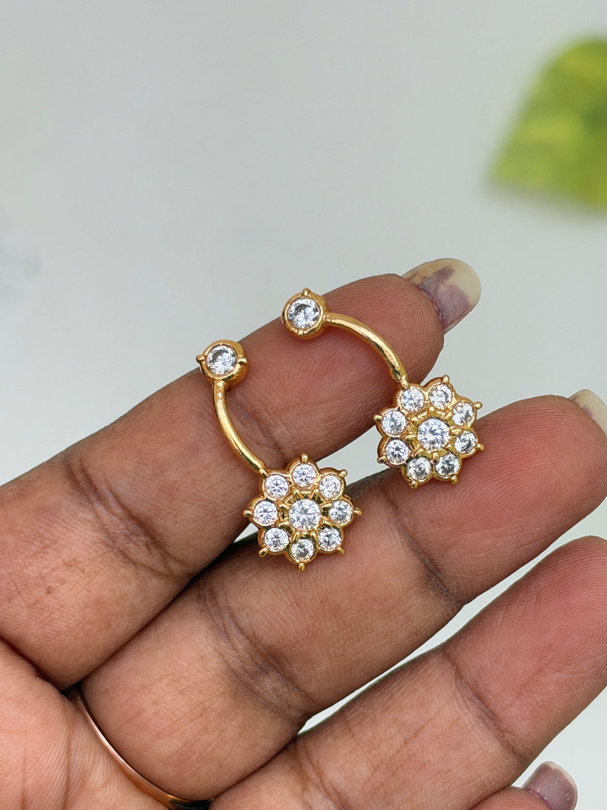 Ph811 Panchaloham flower stone back screw earcuffs