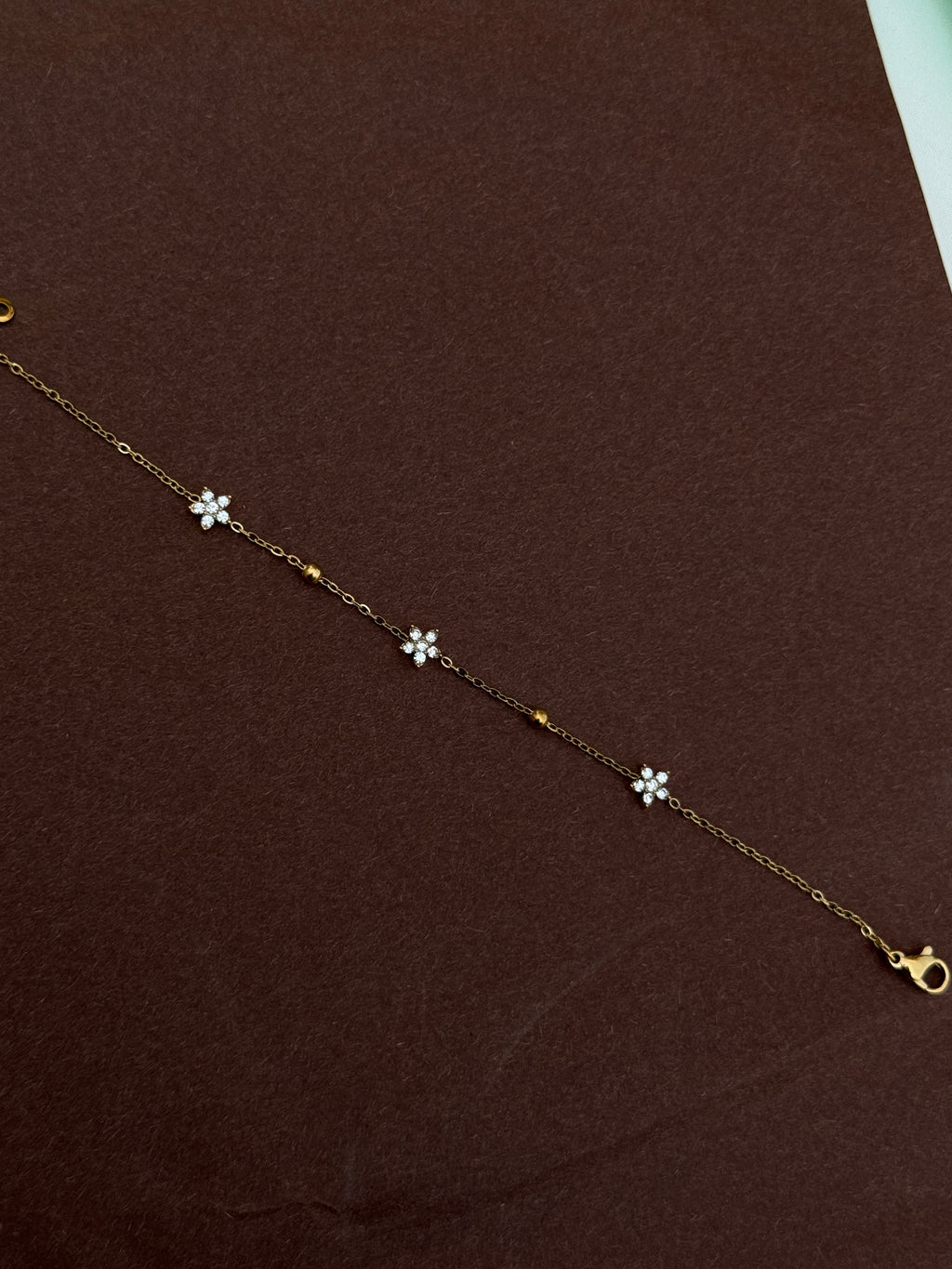 Ab546 anti tarnish flower 8.5 inches chain bracelet