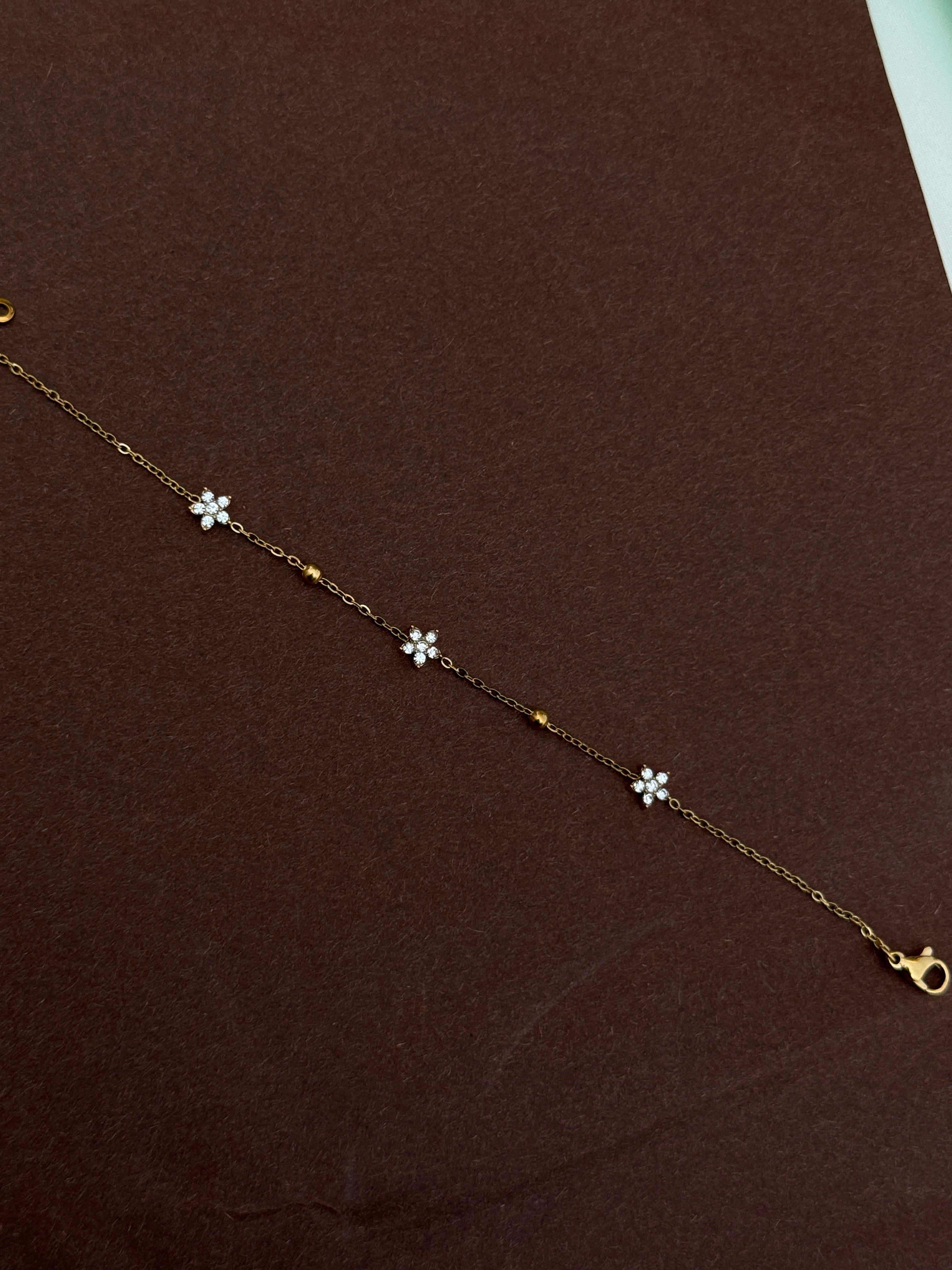 Ab546 anti tarnish flower 8.5 inches chain bracelet