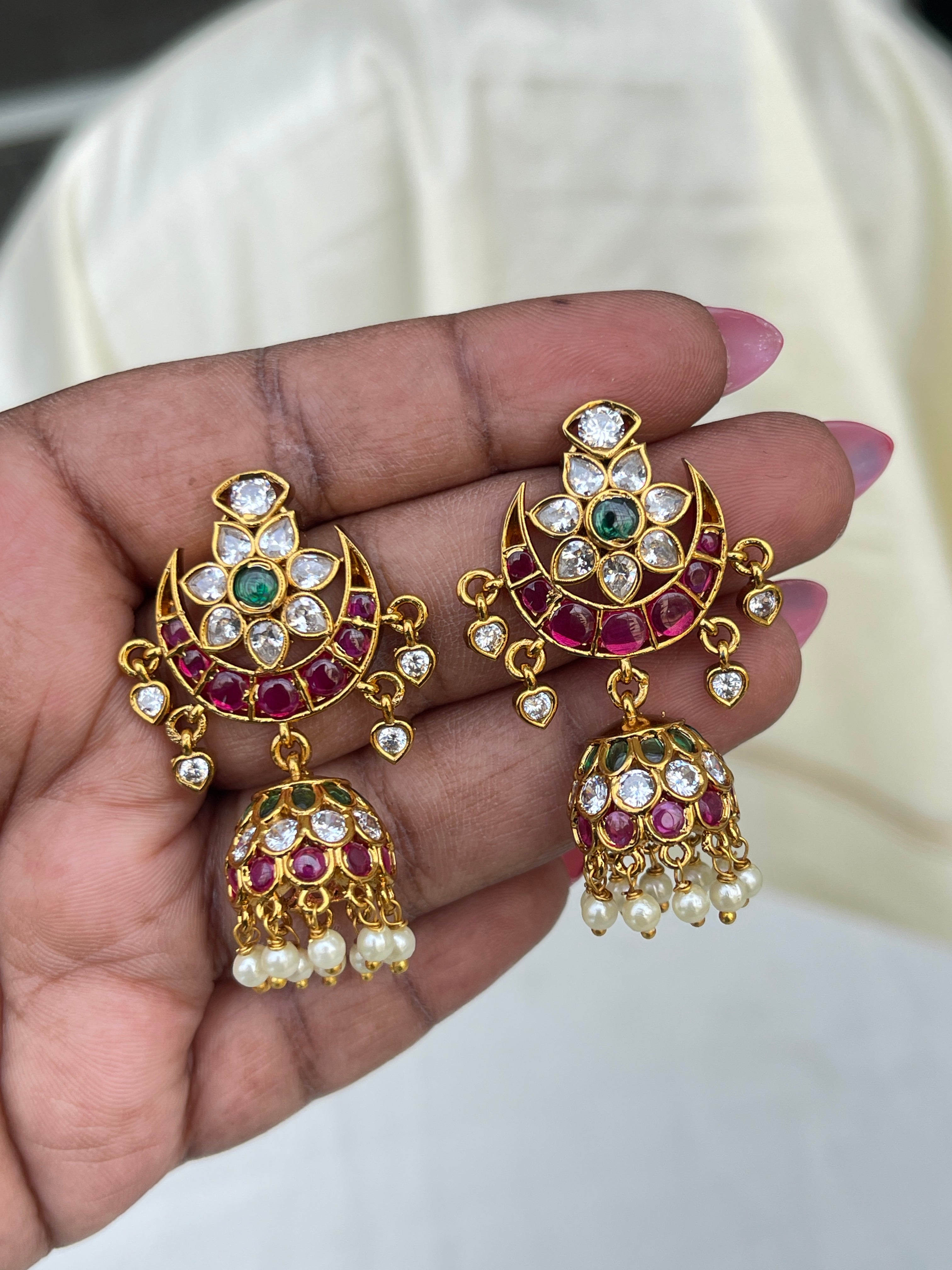 Kemp chand Traditional butta Earrings
