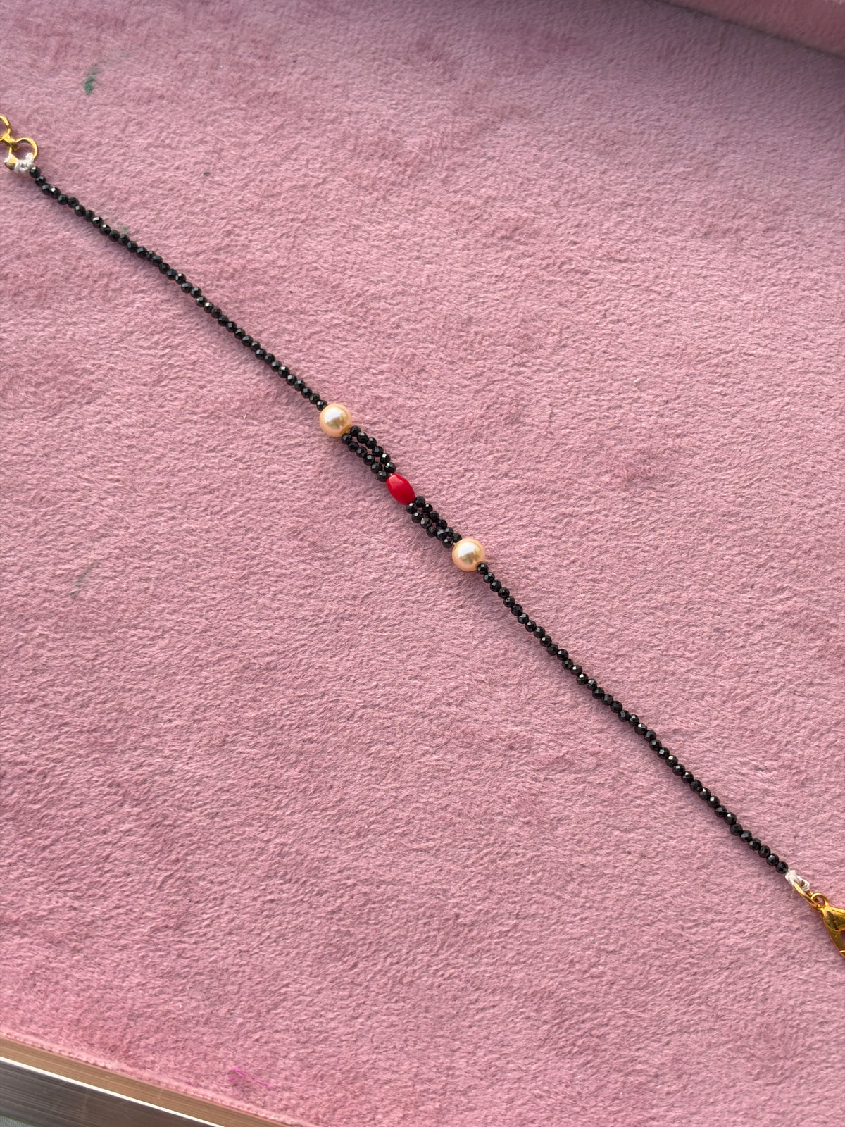 Br0013 black bead and pearls with coral bracelet 6.5inches
