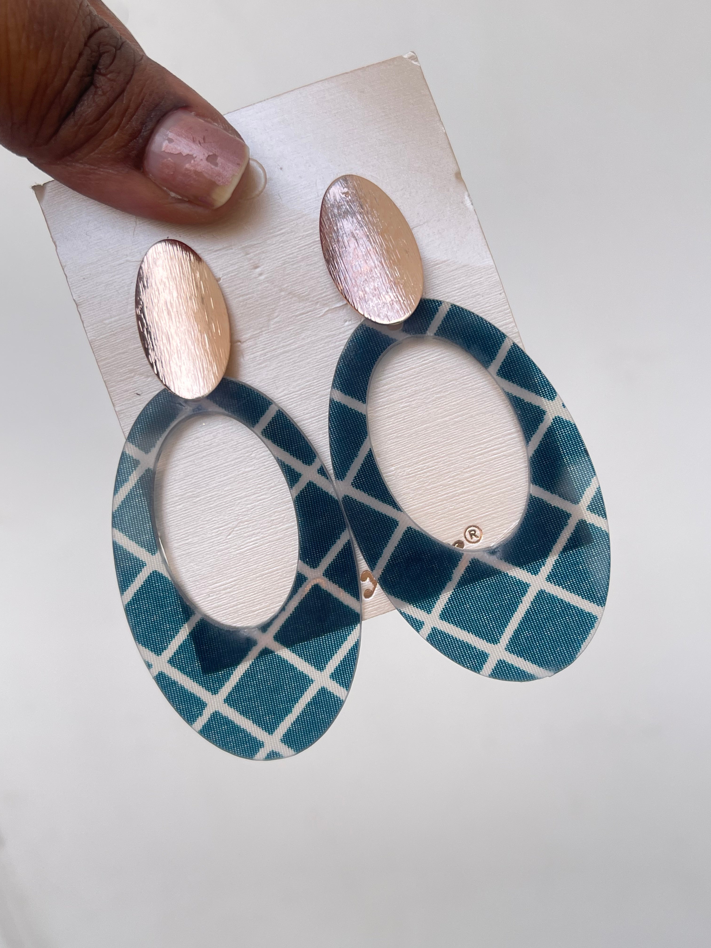Lightweight round danglers