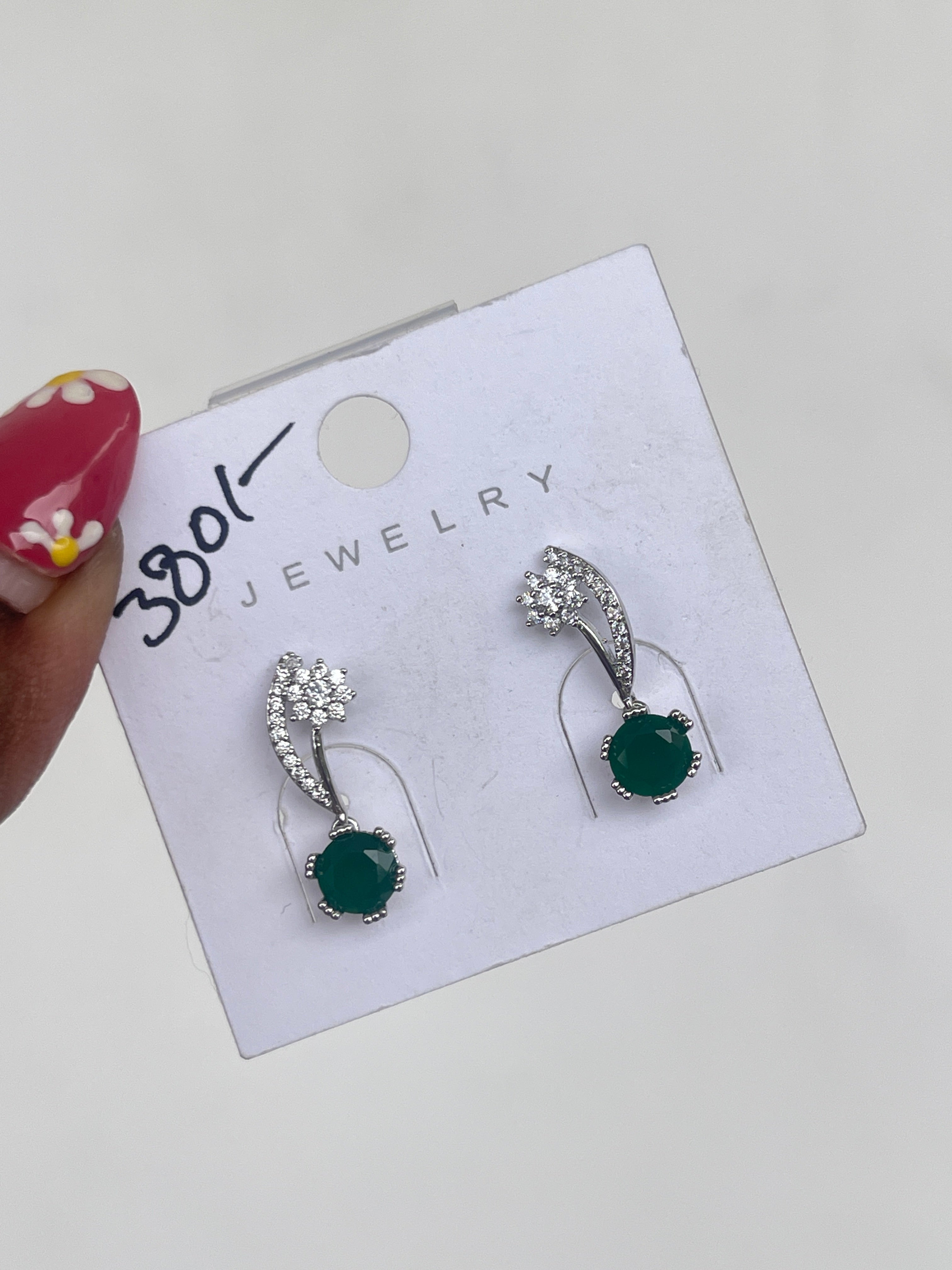 Silver earrings Color won't fade