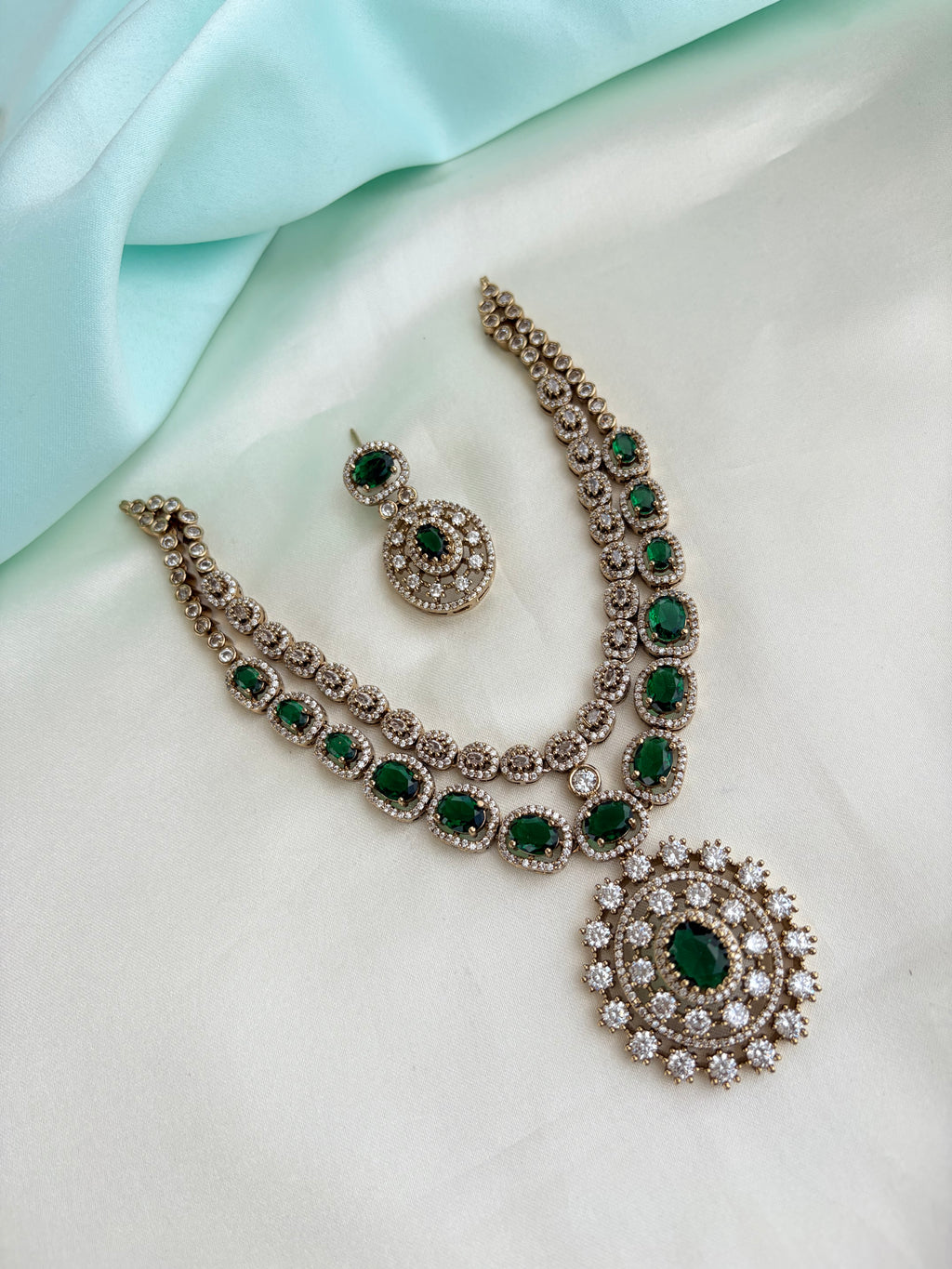 Emerald Royale Diamond Neckset Set with Earrings Ns975