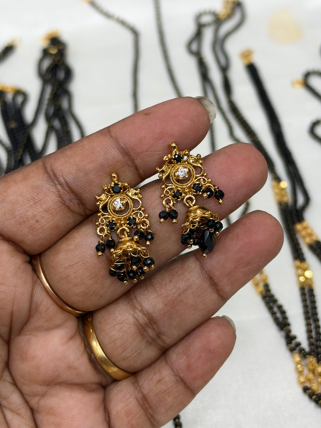 Er912 stones peacock black beads butta back screw earrings