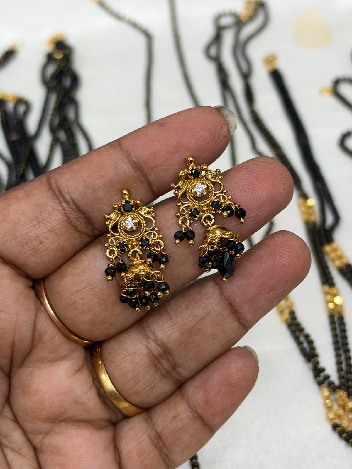 Er912 stones peacock black beads butta back screw earrings
