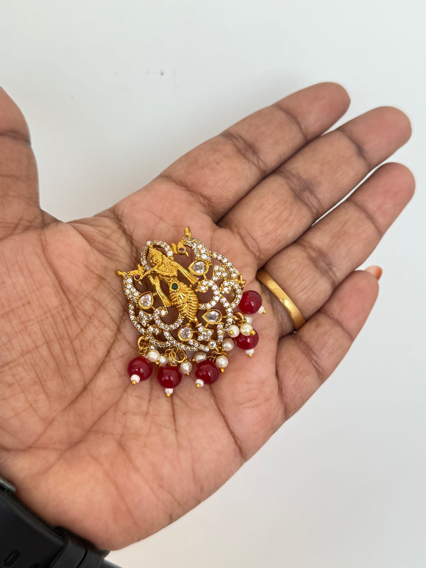 Pd6001 lord Krishna pendant in ruby and green beads