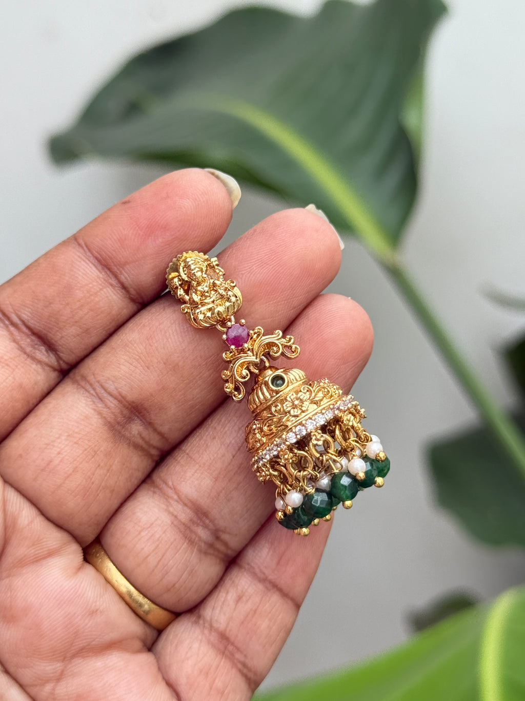 Er72 Lakshmi Devi emerald butta Earrings