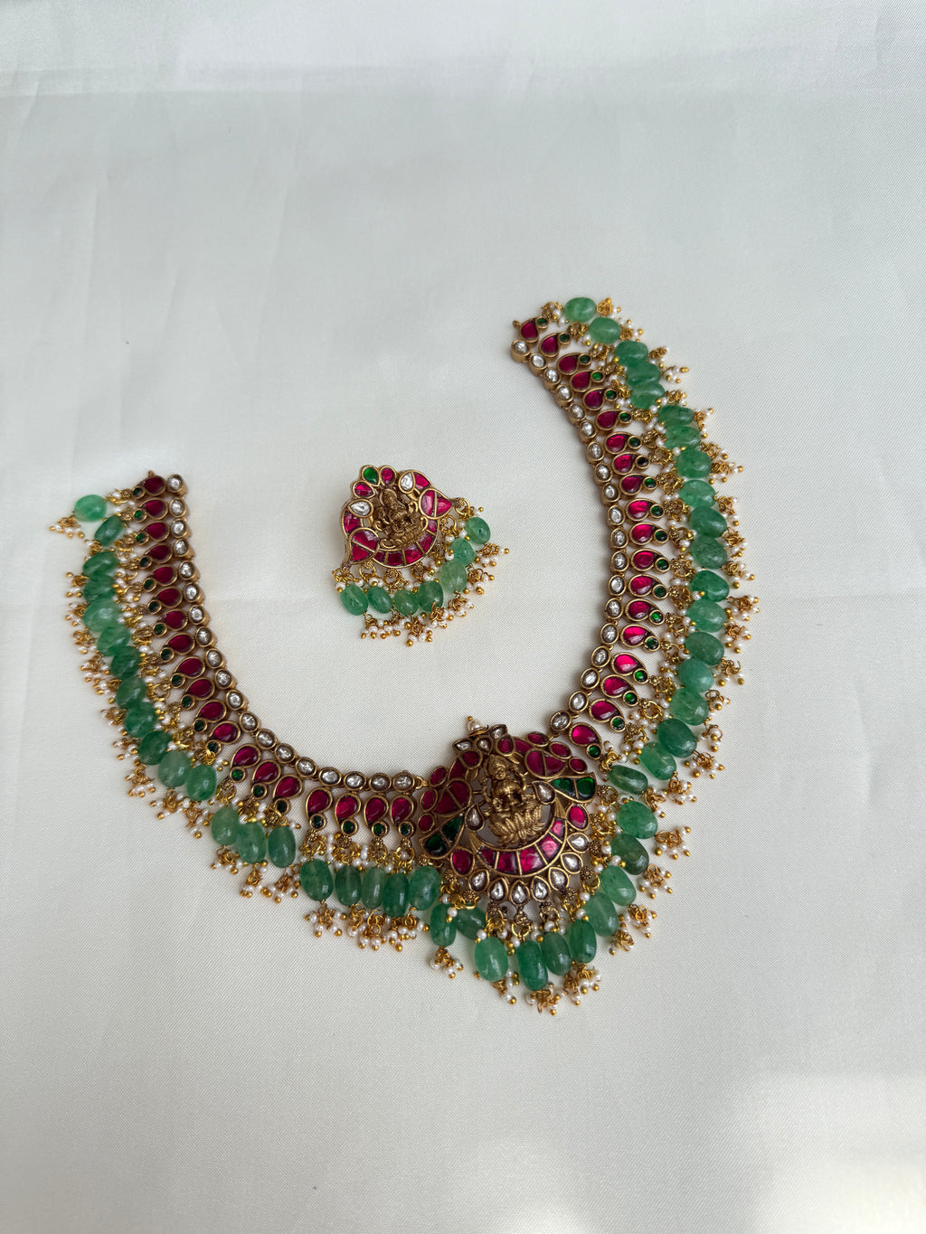 Ns558 jadau kundan laksmi devi neckset with earrings