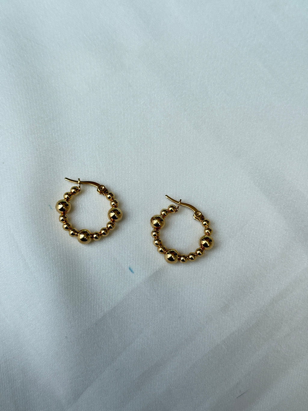 St069 anti tarnish hoops earrings