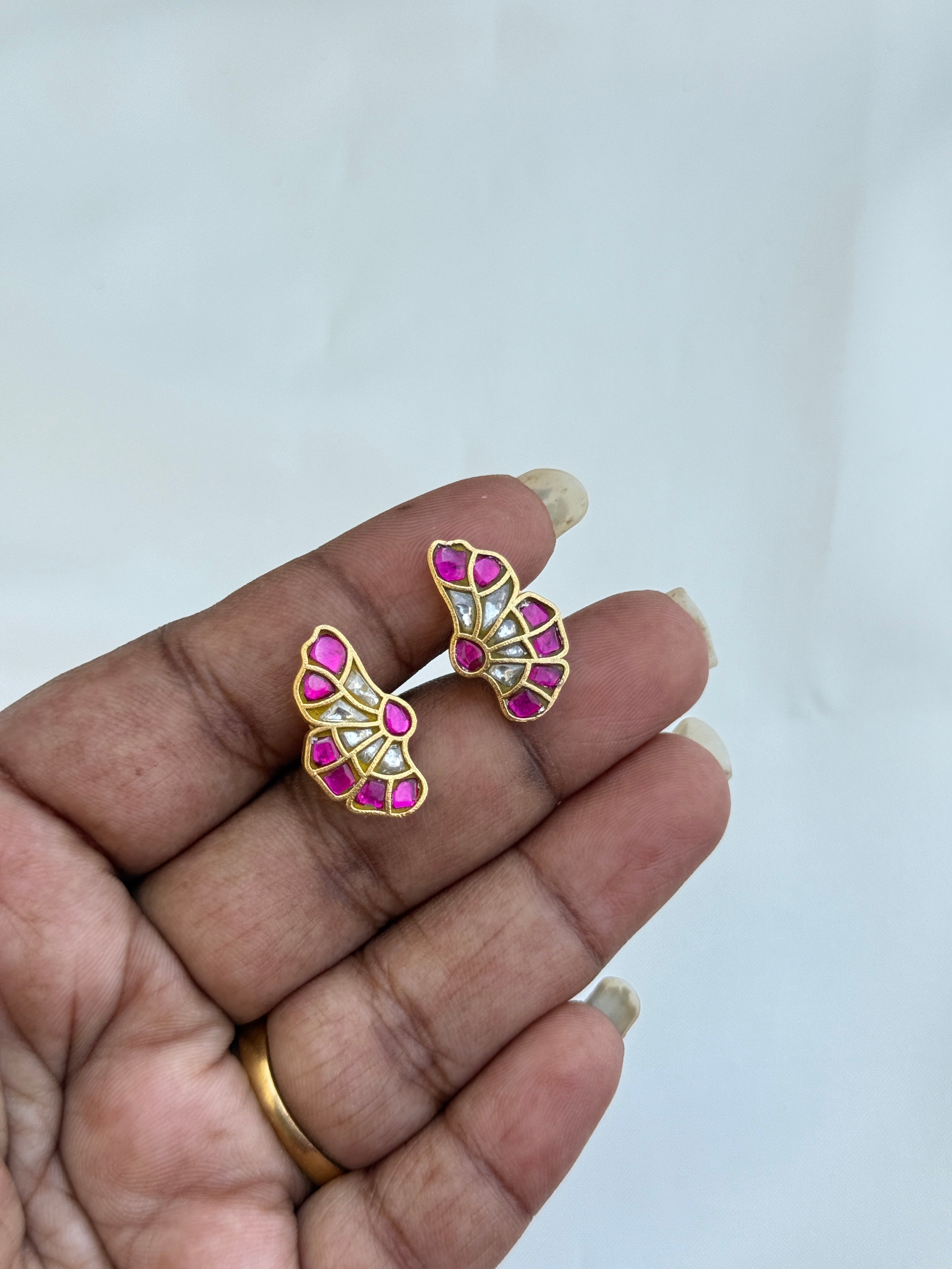 St022 jadau kundan small butterfly stud
