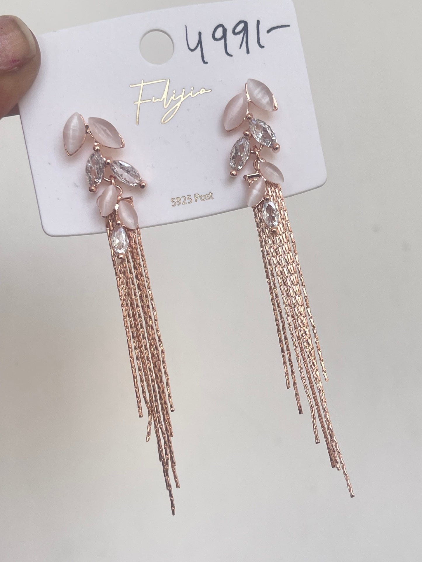 Leaf tassels in rosegold