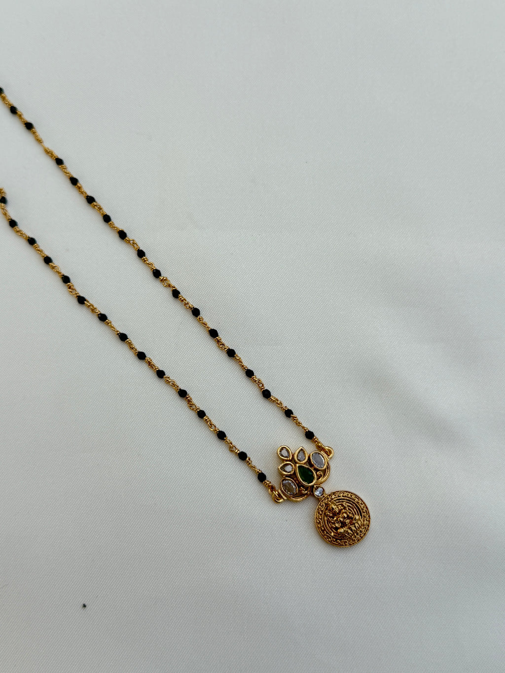 Bb026 single line lakshmi Devi blackbeads