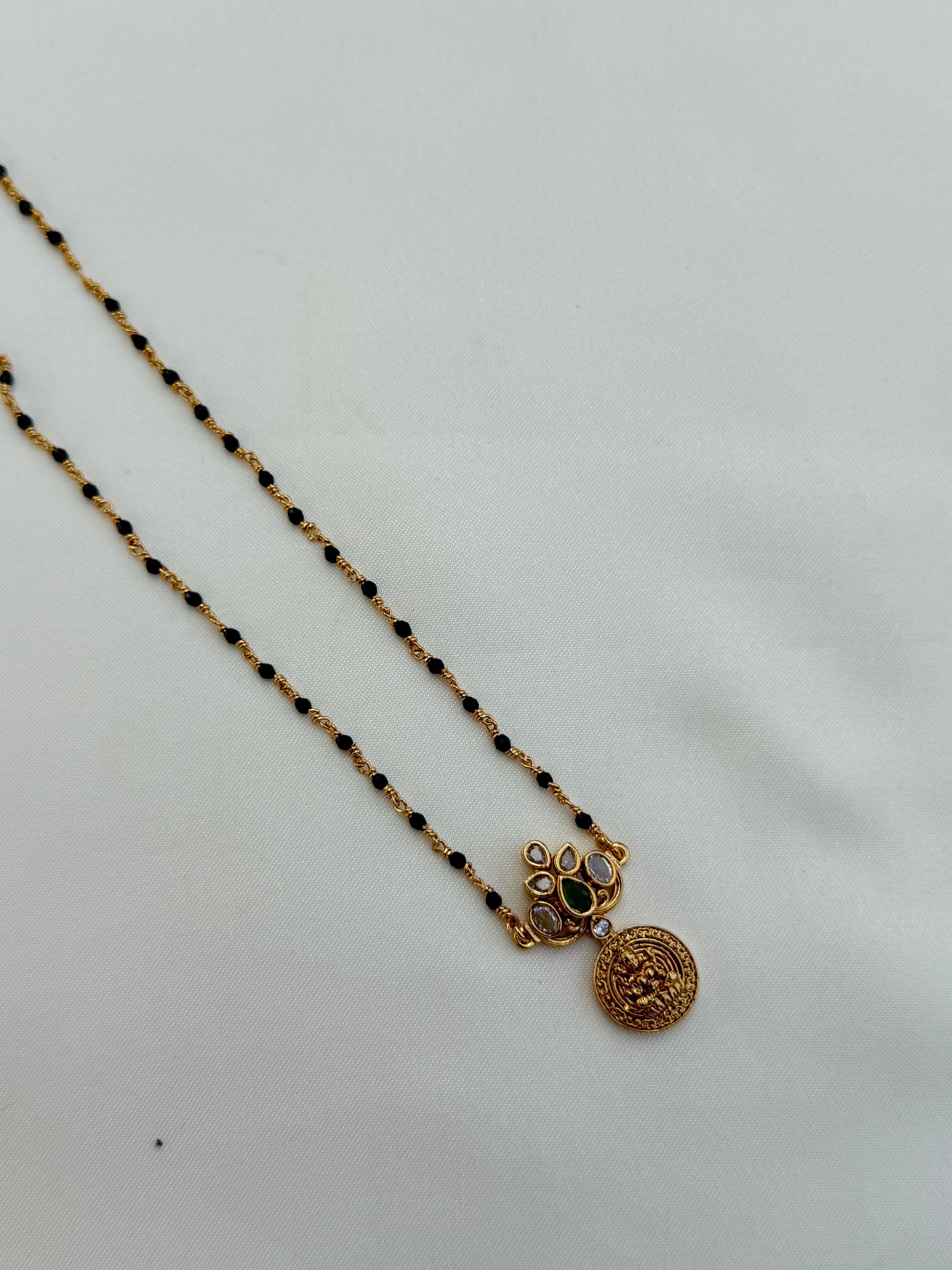 Bb026 single line lakshmi Devi blackbeads