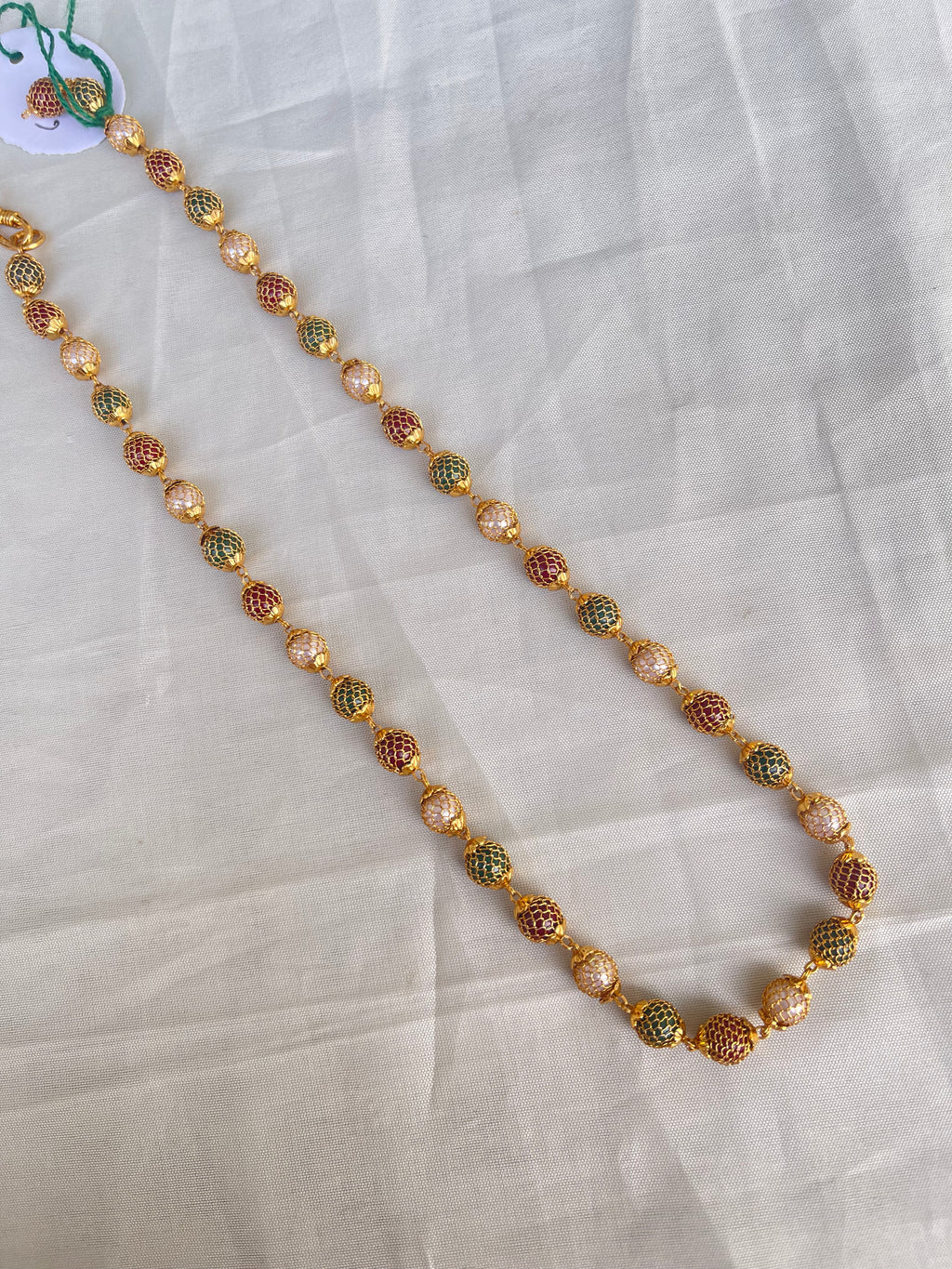 Multi beads single line chain