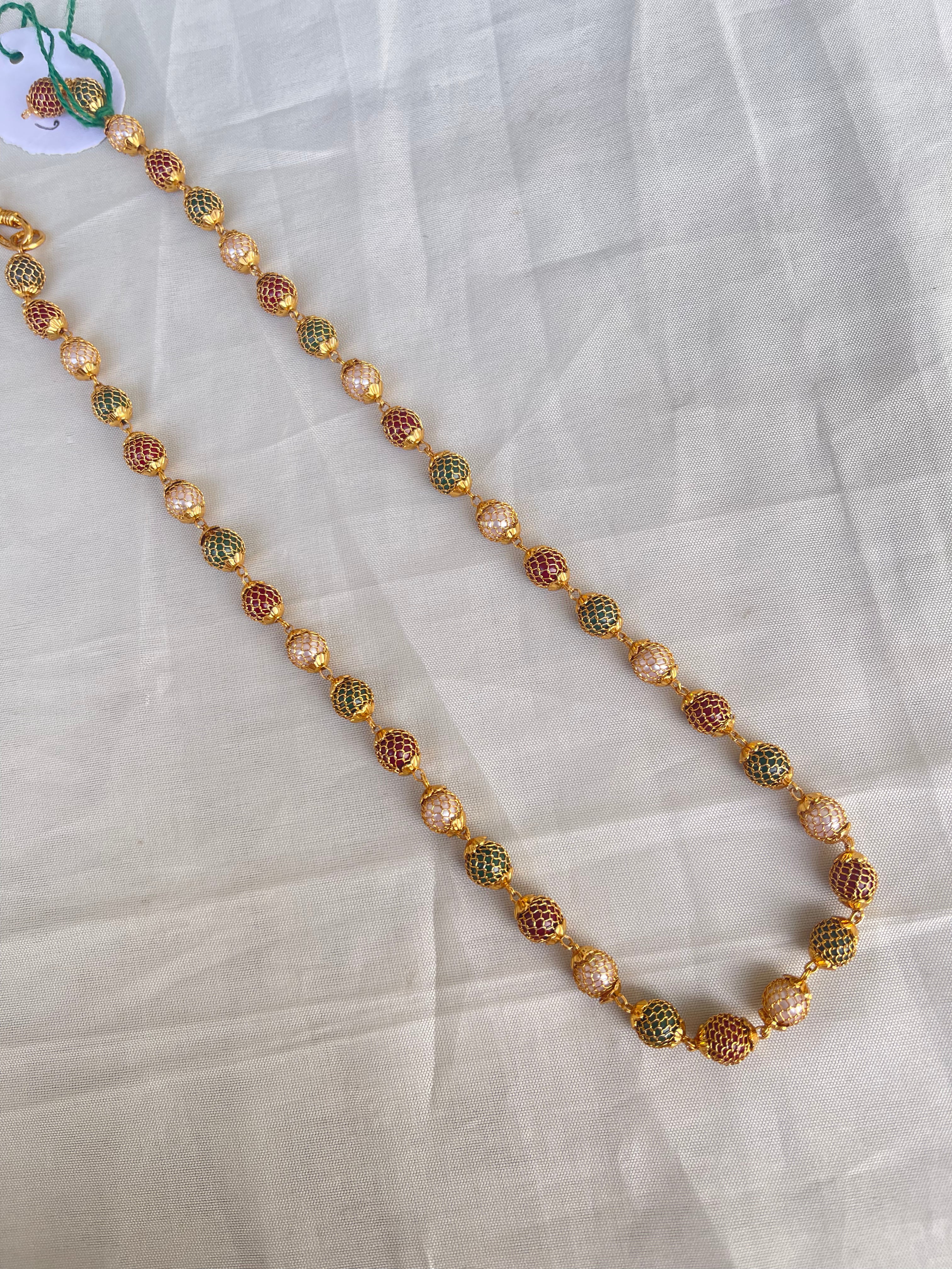 Multi beads single line chain
