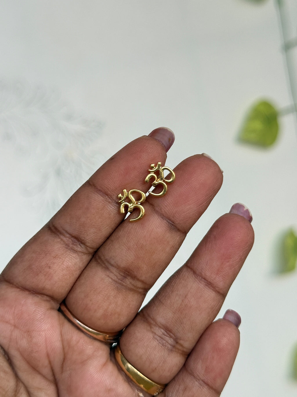 St192 Om gold back ball back screw studs or second (2) tops studs