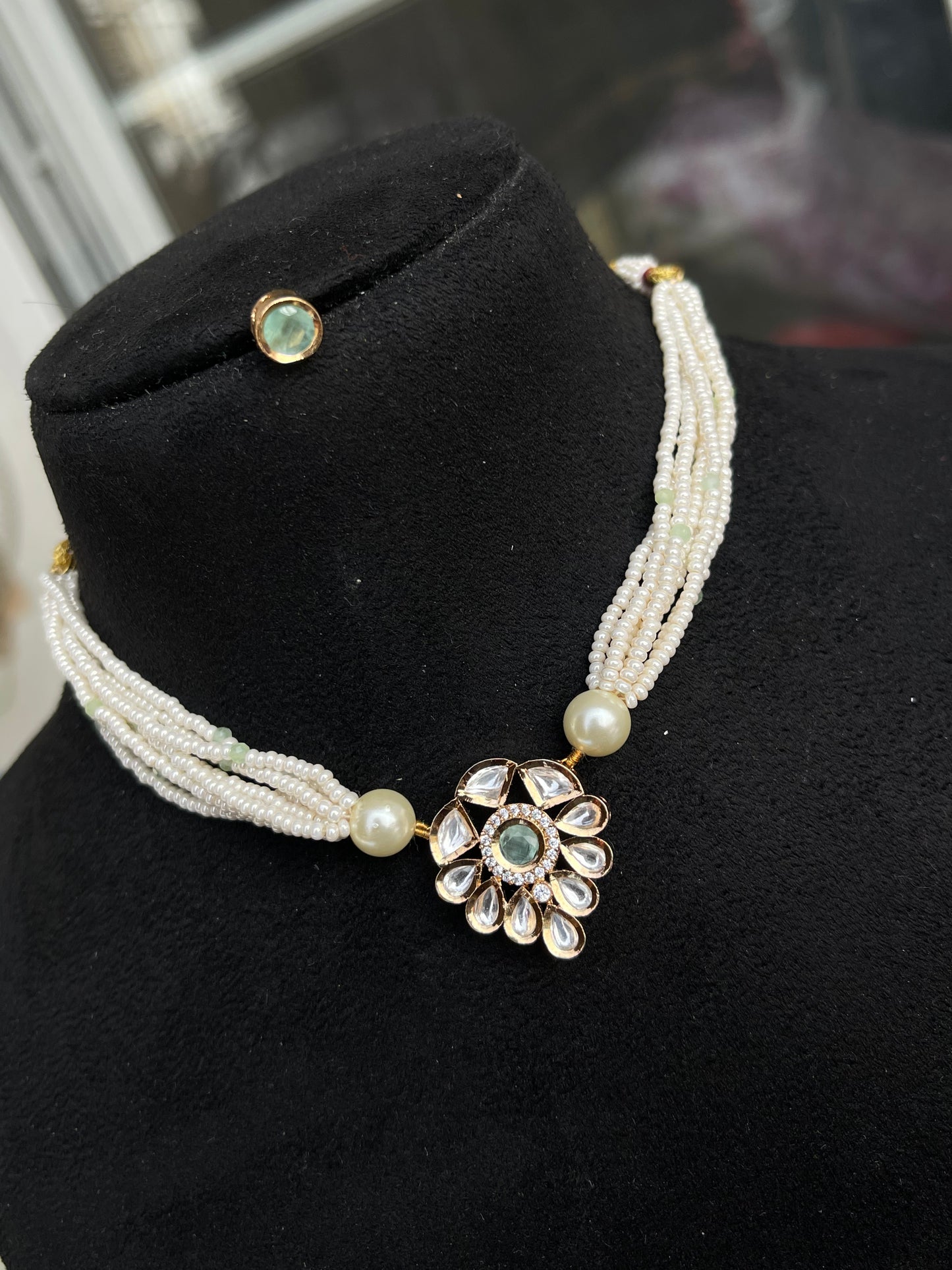 Kundan Choker Simple