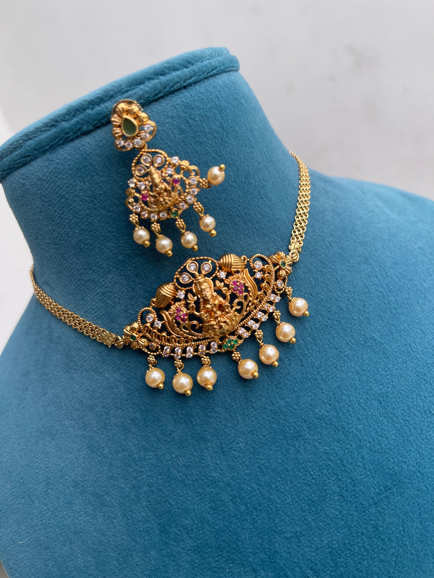 Lakshmi Devi choker with earrings ns1600