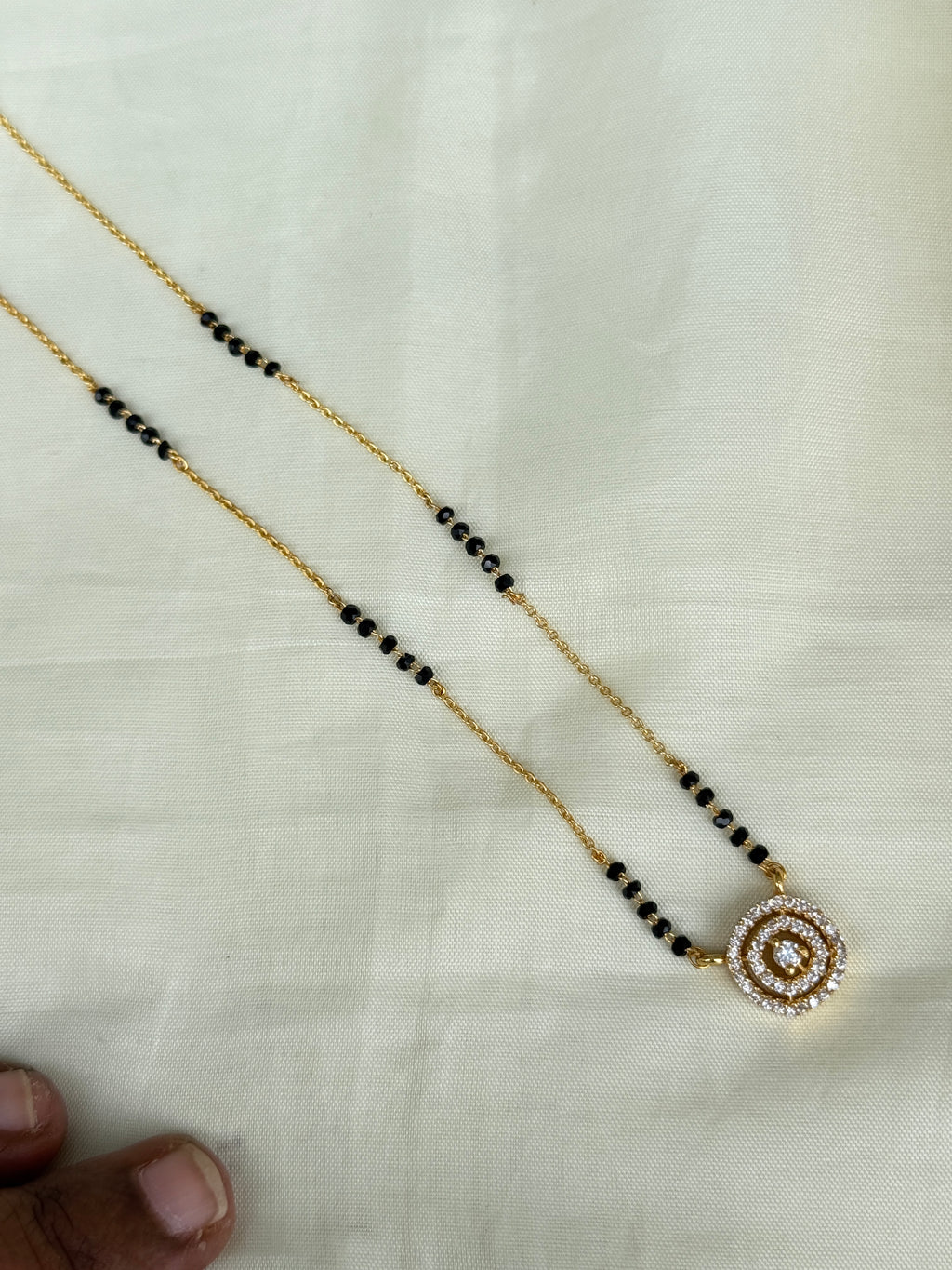 Bb020 square 16 inches short blackbeads