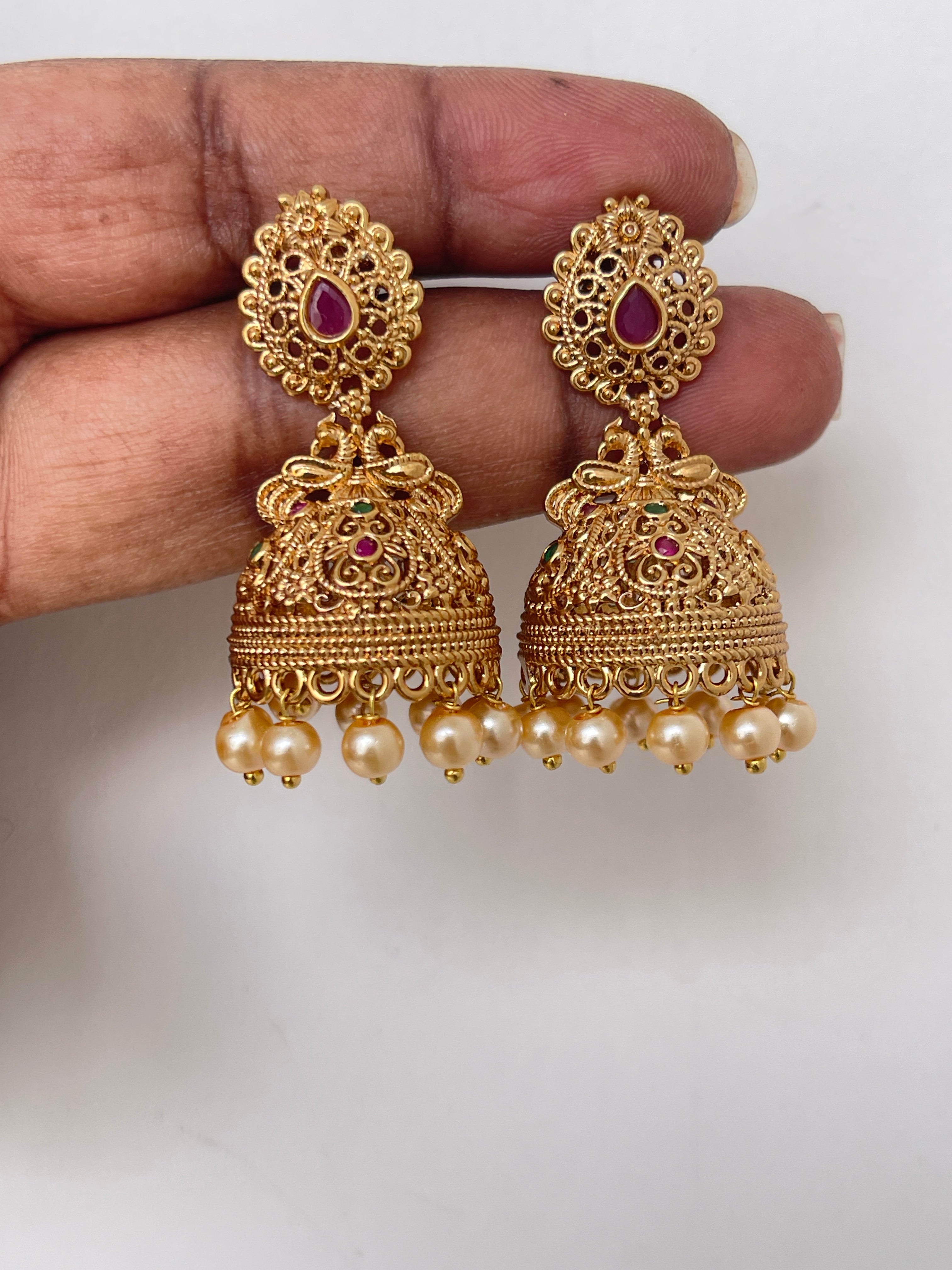 Screw back butta earrings