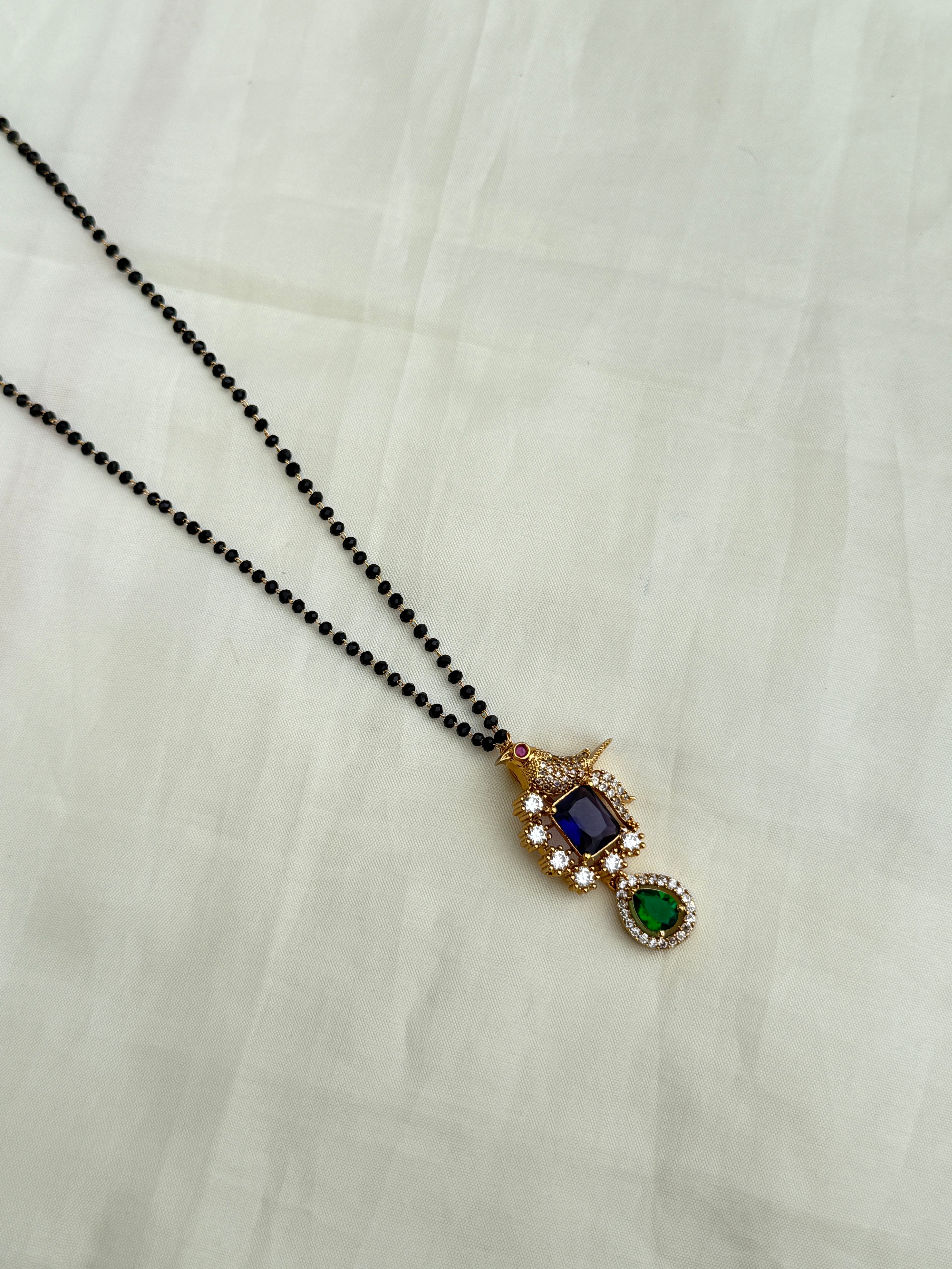 Bb013 single line short parrot blackbeads