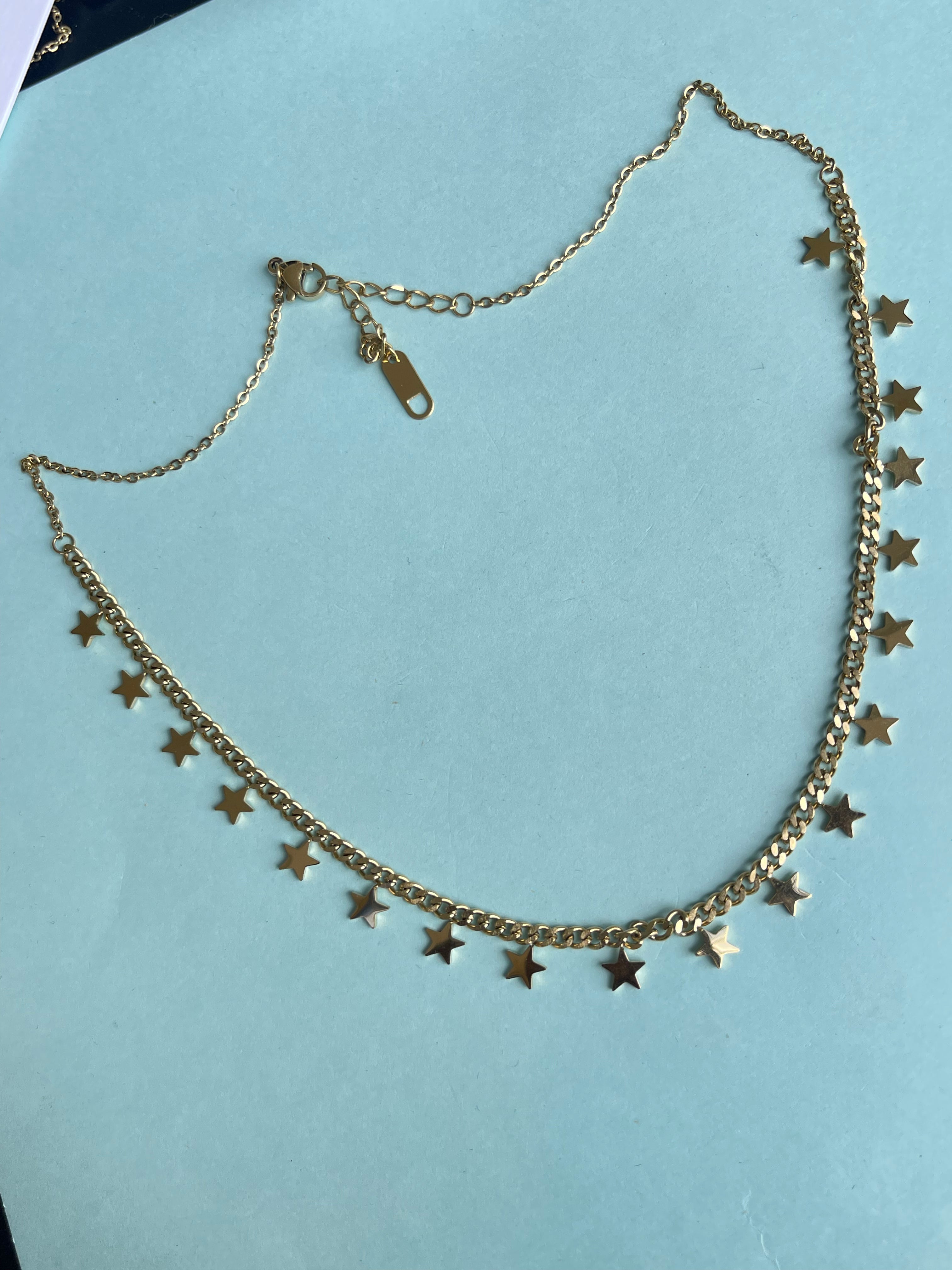 Star neckline chain Color won't fade