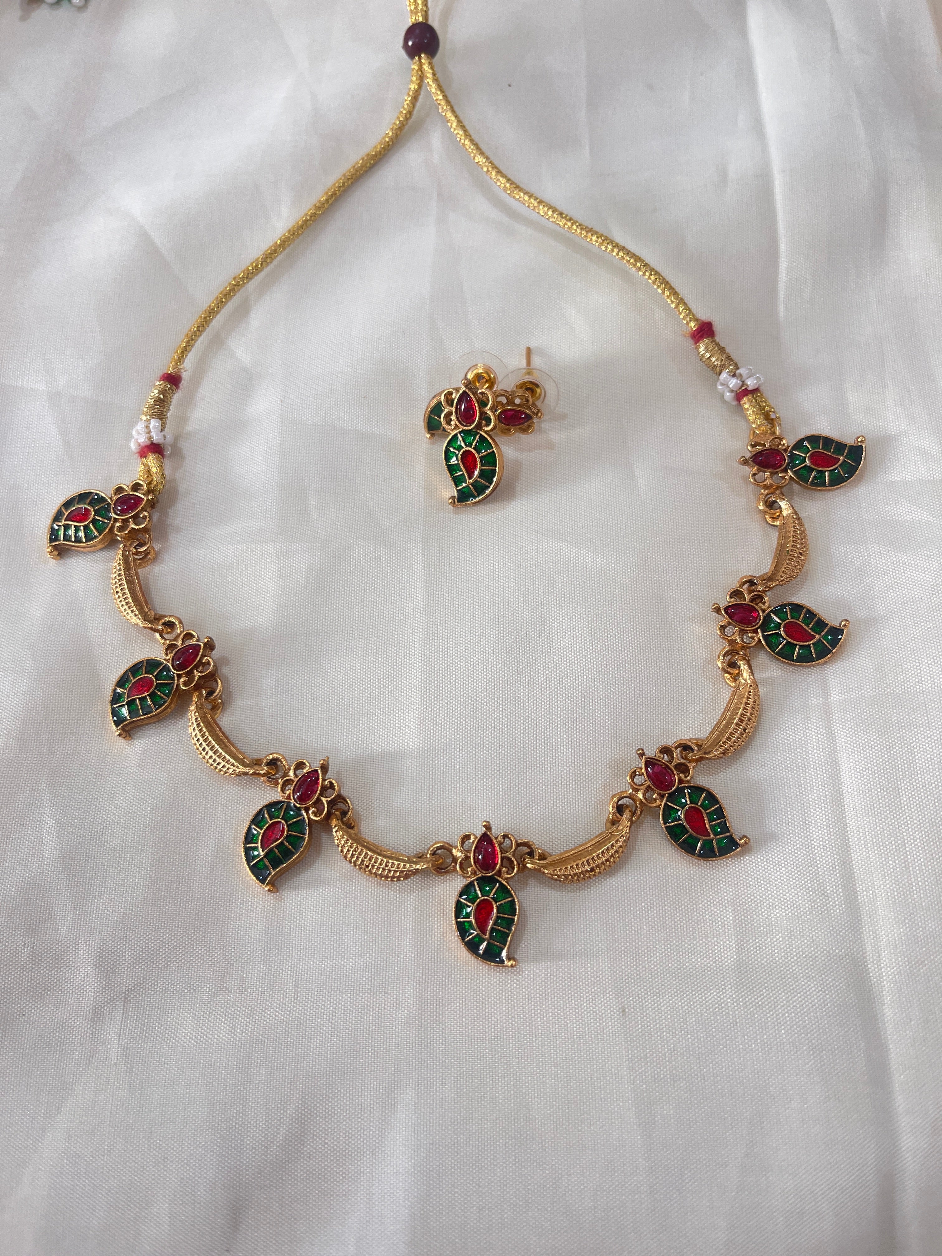 Budget friendly multi Mango neckset