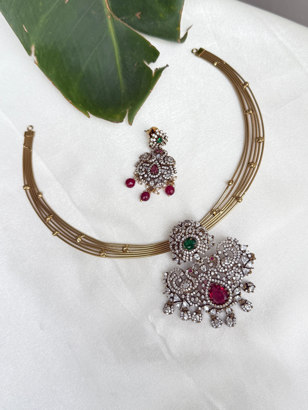 Kt006 Italian kante with victorian pendant and earrings