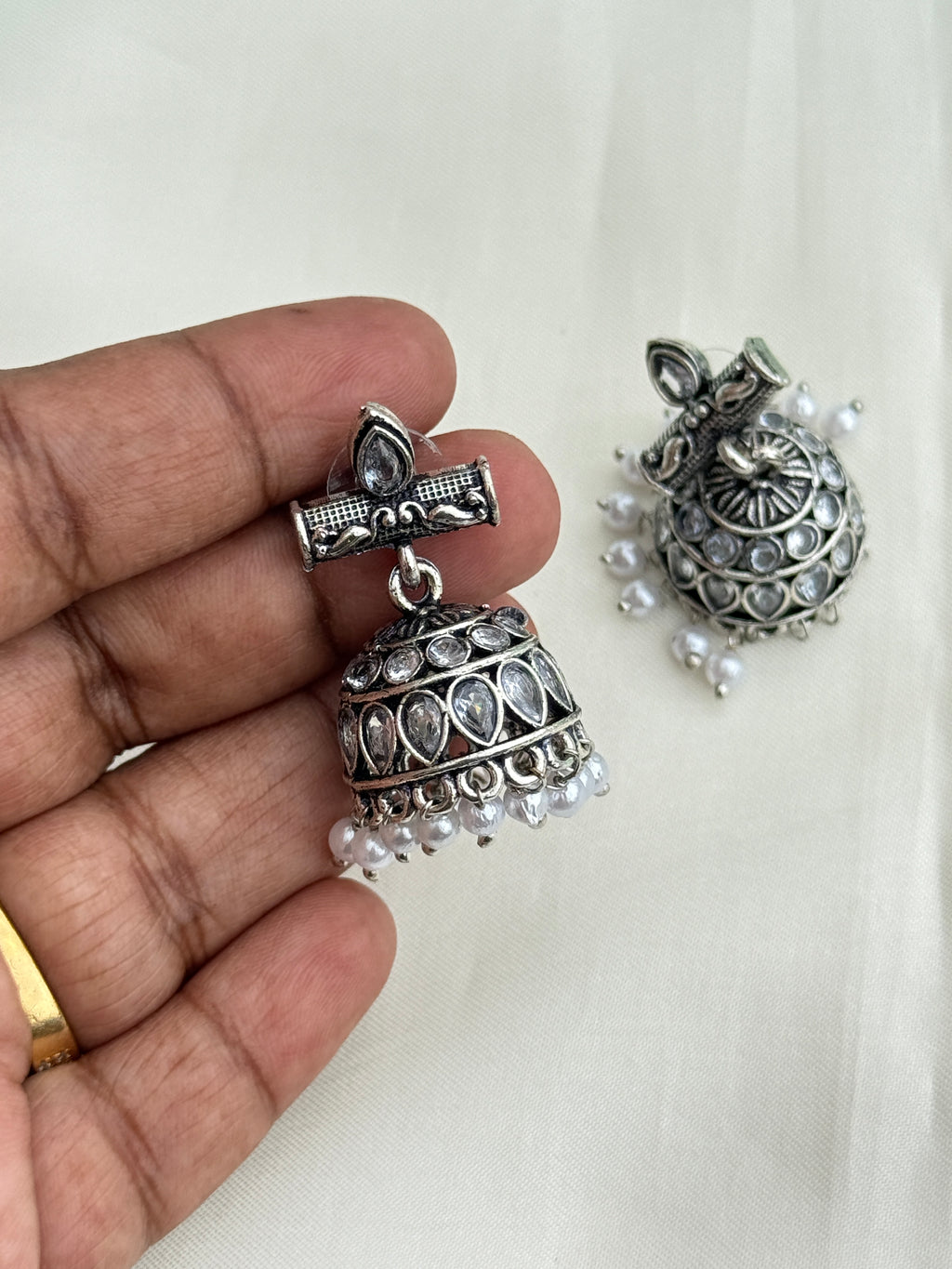 Er209 oxidised butta back push earrings