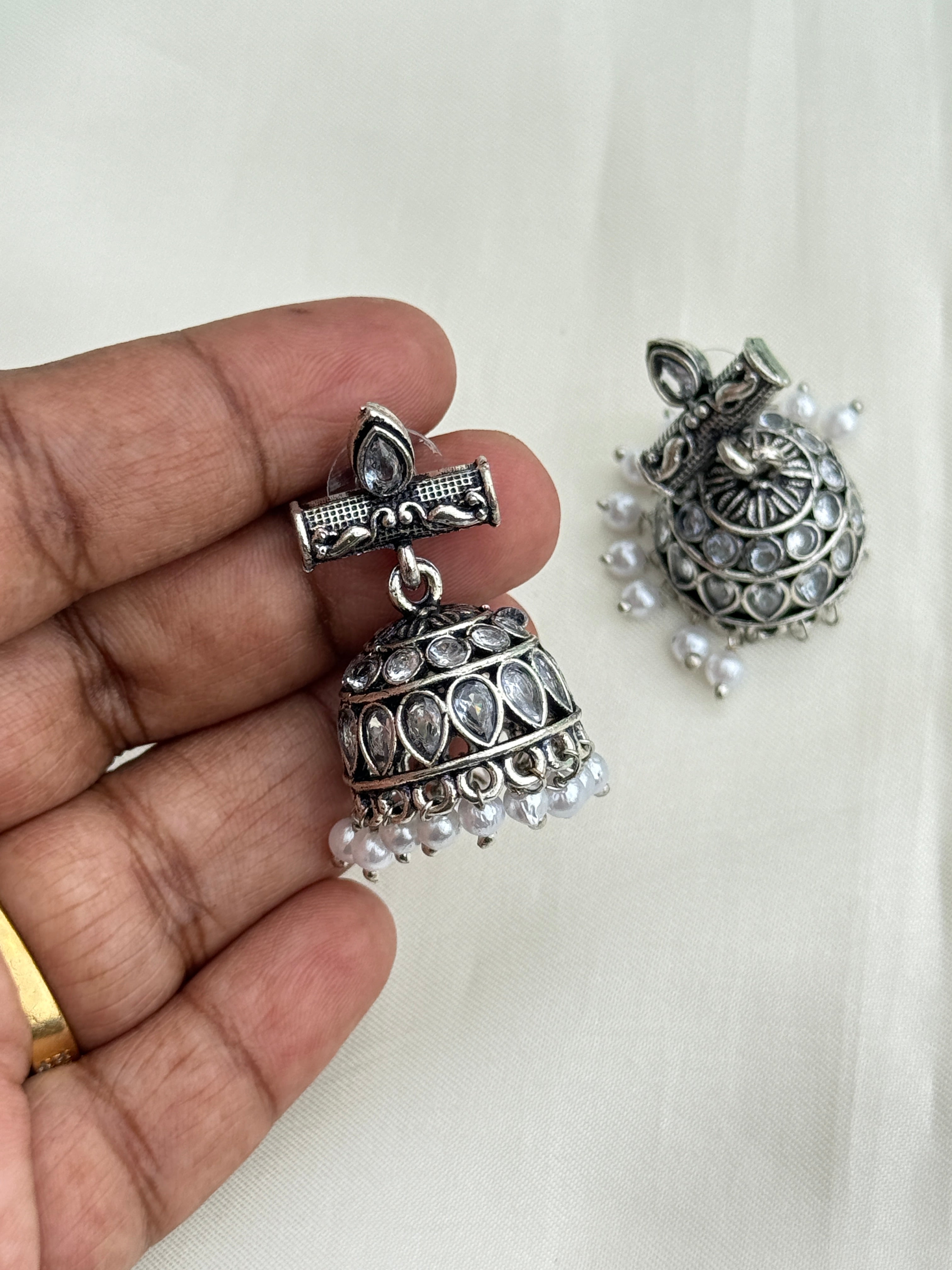 Er209 oxidised butta back push earrings