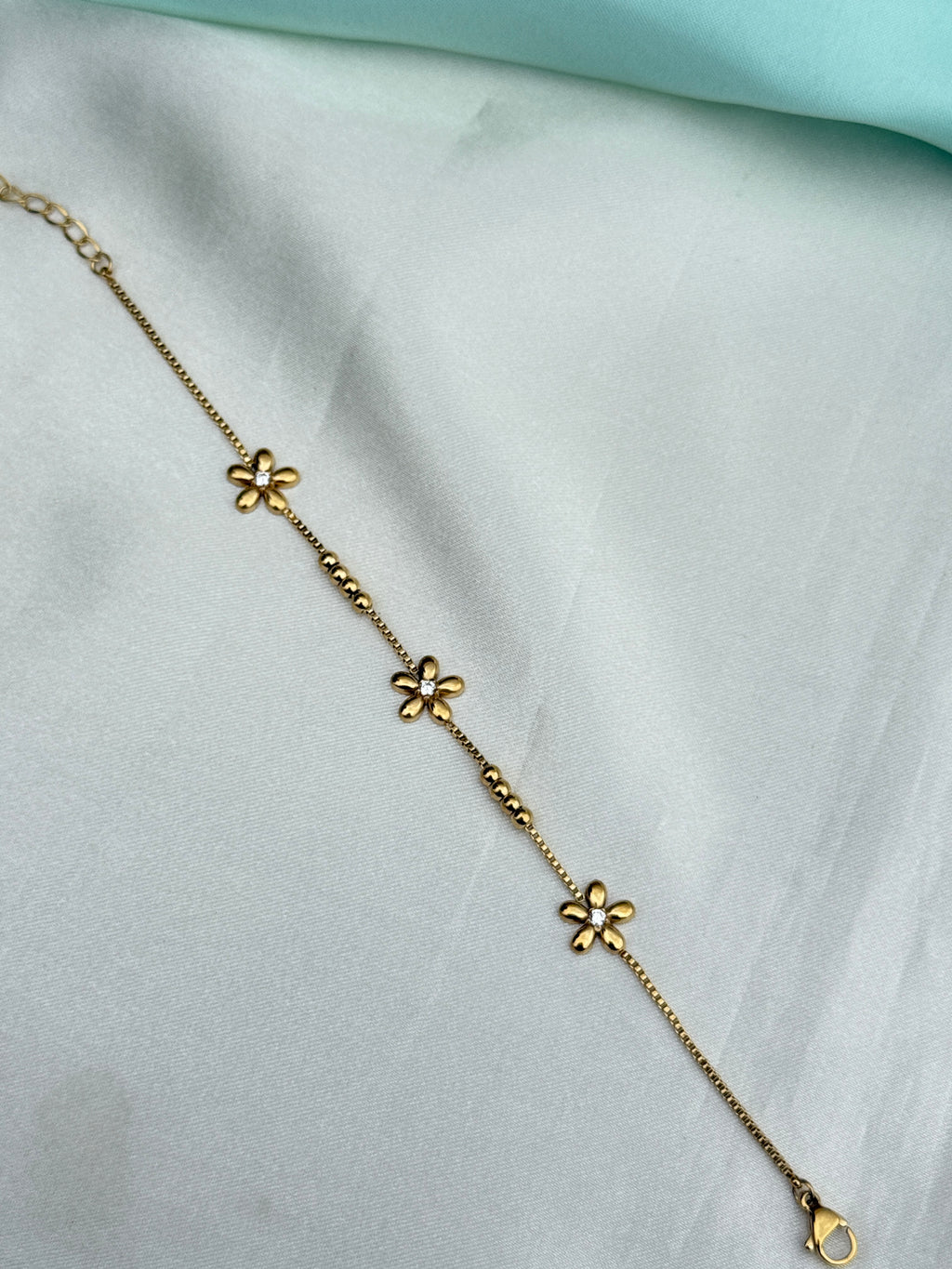 Ab615 anti tarnish flowers 7.5 inches 2.6 to 2.8 size adjustable chain bracelet